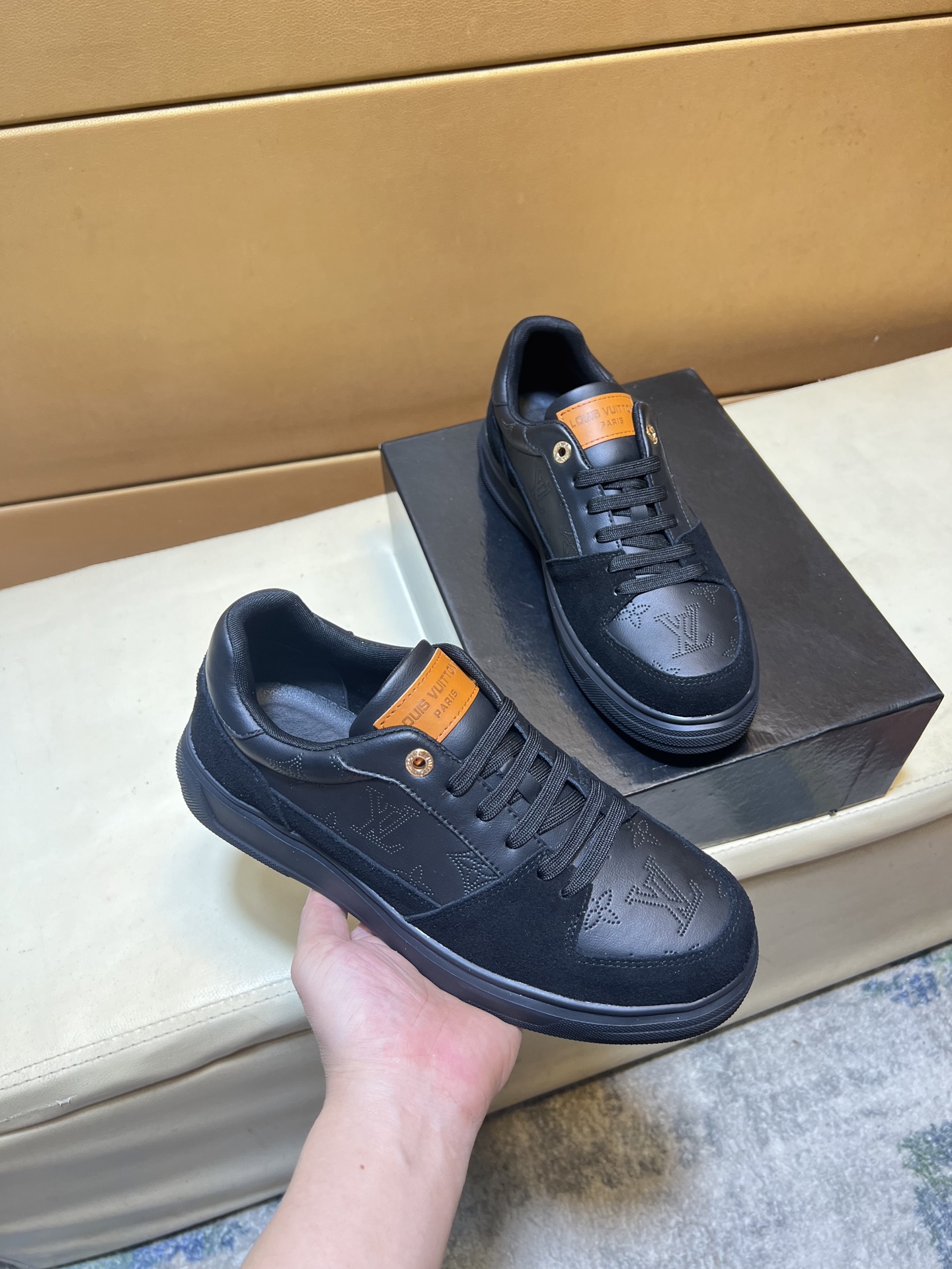 NO:533101,p 'Louis Vuitton' top purchasing agent for men's 2025HK counter is available simultaneously. The original sole is specially supplied with original sole, the exclusive movable molding sole is super comfortable, the original product is made with orders, the details of the sheep determine the quality, we only make shoes with care, and you can enter and exit the counter at will. Welcome to compare the wan number 38-44,,louis vuitton19860909p《路易威登》顶级代购男士2025HK专柜同步发售.鞋底原厂特供原版底,独家活动成型底超级舒适,原厂跟单货搭配制作,羊里细节决定品质、我们只为用心做好鞋,可随意进出专柜,欢迎对比 wan码数38-44,,louis vuitton,Men's shoes