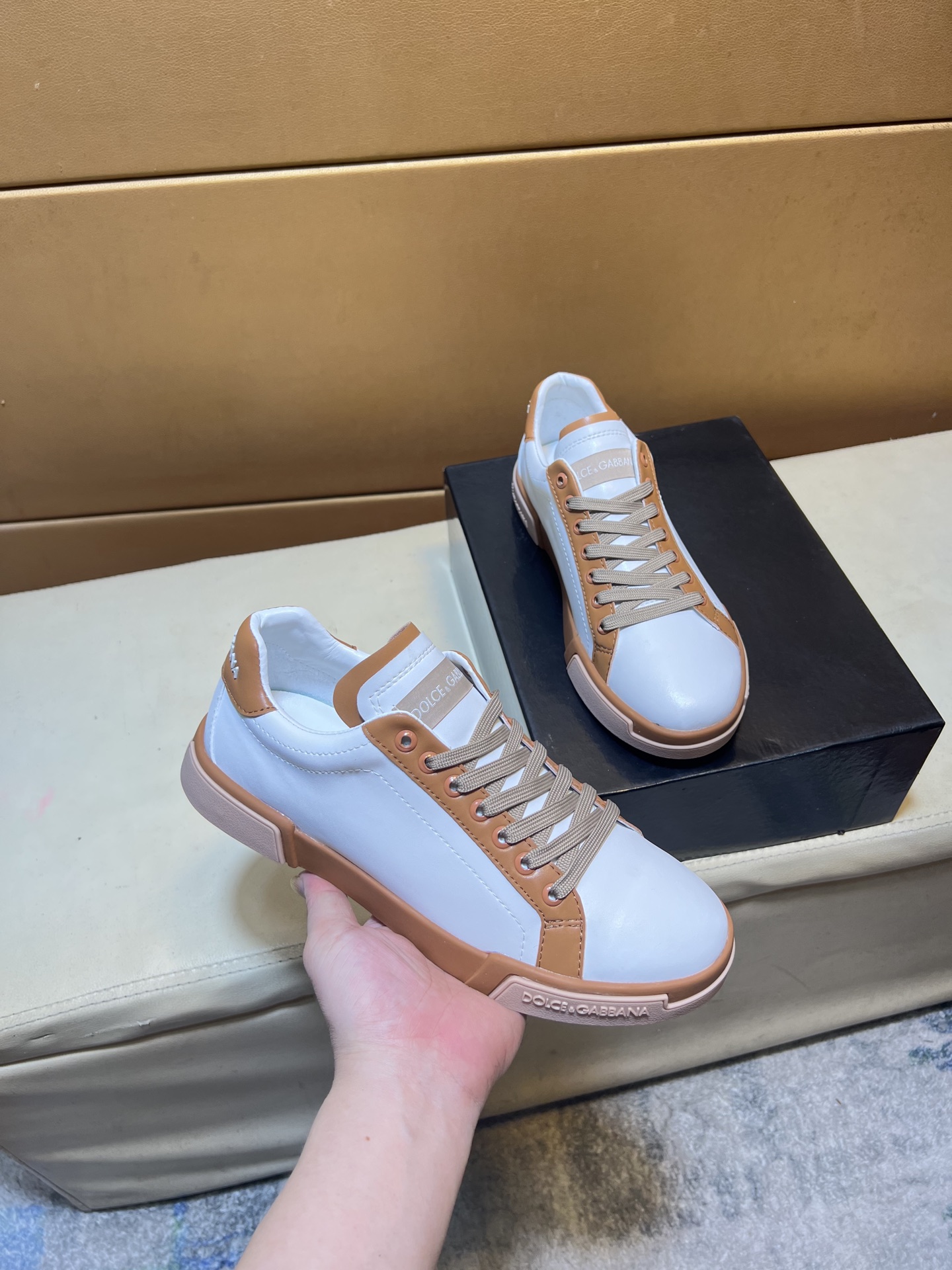 NO:557255,p Dolce & Gabbana DG top purchasing men's HK counter is on sale at the same time. The soles are specially provided by the original factory. The exclusive movable sole is super comfortable. The original factory follows the order. The high-quality multi-color splicing design is exquisite and delicate in workmanship. The unique camouflage design. The details of the sheep lining determine the quality. We only make shoes with care. You can enter and exit the counter at will. Welcome to compare. Size 38-46, Dolce&Gabbana19860909p杜嘉班纳DG顶级代购男士HK专柜同步发售.鞋底原厂特供原版底,独家活动底超级舒适,原厂跟单货,高品质多色拼接设计做工精致细腻,独一无二迷彩设计,羊里细节决定品质、我们只为用心做好鞋,可随意进出专柜,欢迎对比 码数38-46,,Dolce&Gabbana,Men's shoes