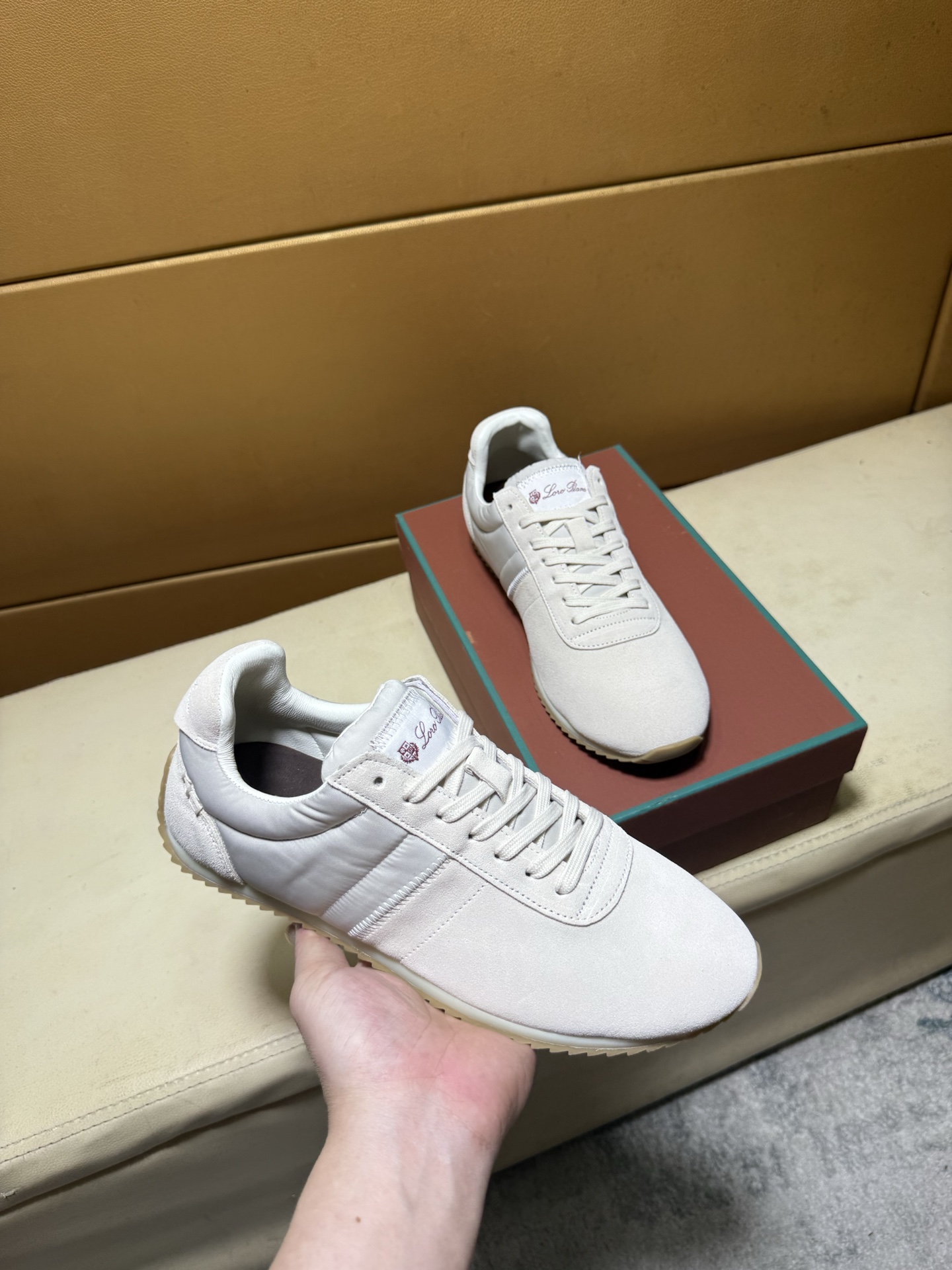 NO:954511,p Couple model 'PL' top purchasing men's 2026HK counters are on sale at the same time. The soles are specially provided by the original factory, and the exclusive movable soles are super comfortable. The original factory follows the order. The high-quality multi-color splicing design is exquisite and unique, silk fabric, and the details in the cowhide determine the quality. We only make shoes with care. You can go in and out of the counter at will. Welcome to compare. Any size 35-46 (8 colors optional),,cowhide19860909p情侣款《PL》顶级代购男士2026HK专柜同步发售.鞋底原厂特供原版底,独家活动底超级舒适,原厂跟单货,高品质多色拼接设计做工精致细腻,独一无二, 丝绸面料,牛皮里细节决定品质、我们只为用心做好鞋,可随意进出专柜,欢迎对比 什 码数35-46(8色可选),,cowhide,Men's shoes