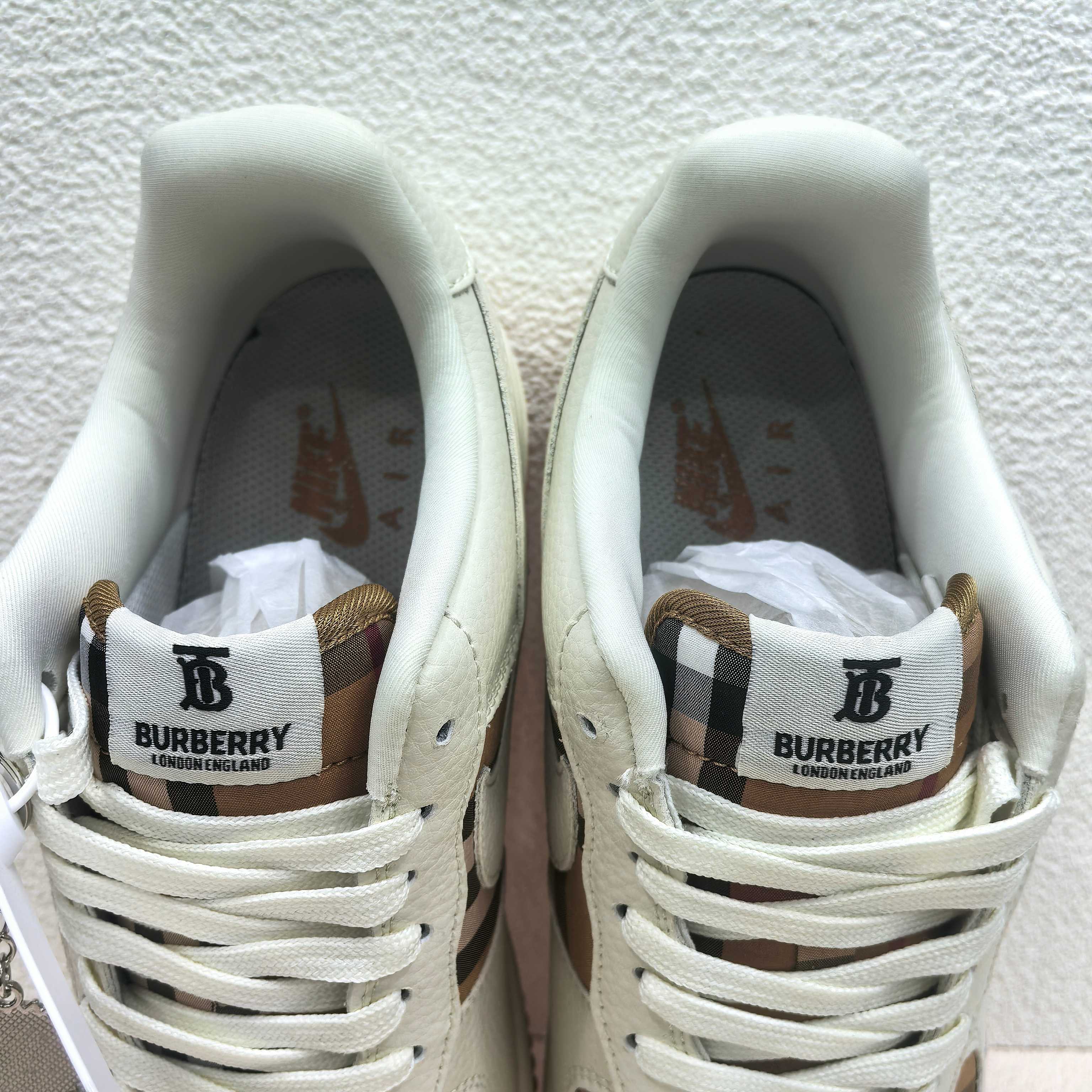 NIKE Air Force 1 '07 Low UN コラボ 金属プレート 原極紙箱 フル掌エア ローカット スニーカー