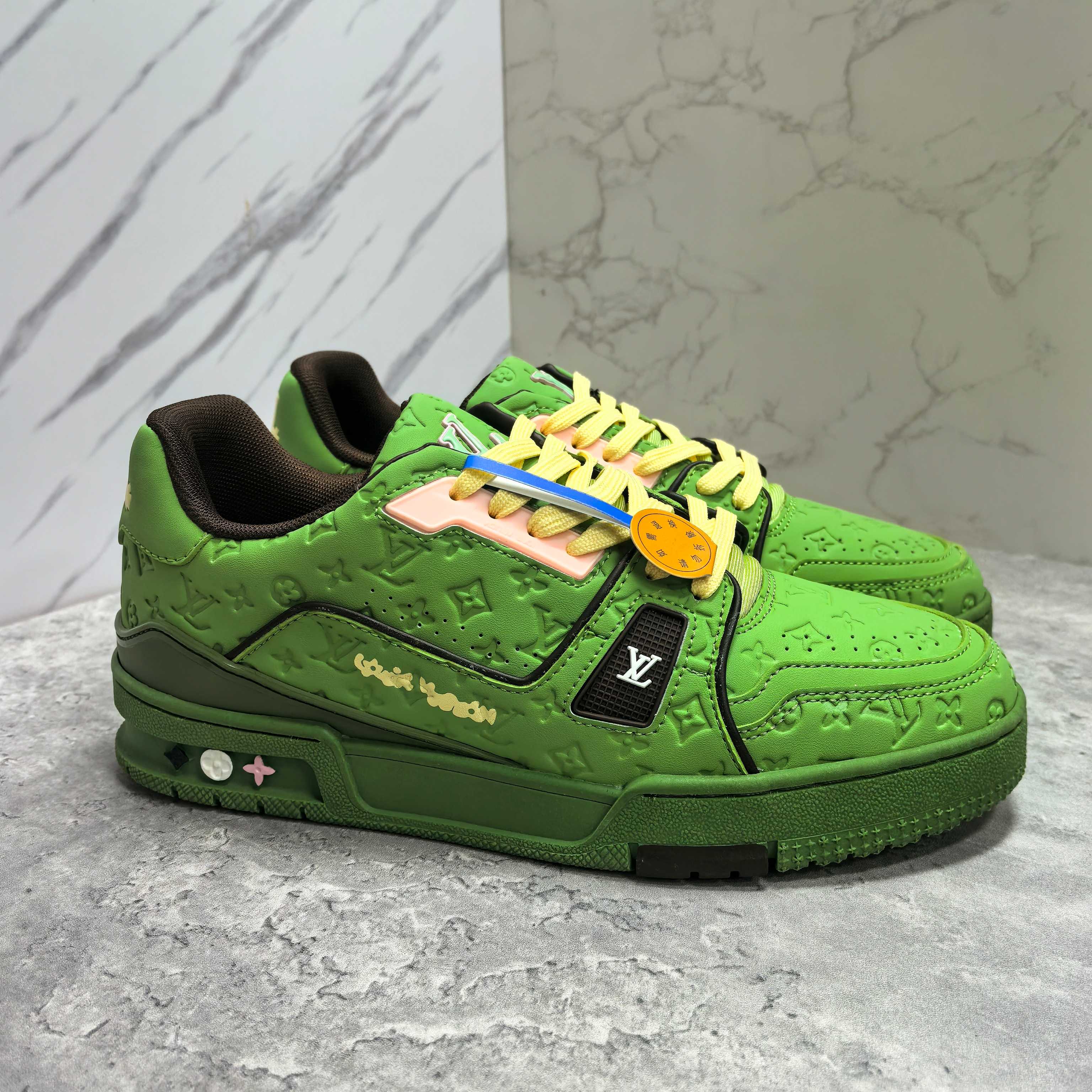 LOUIS VUITTON Trainer 牛皮低帮时尚板鞋 男女同款