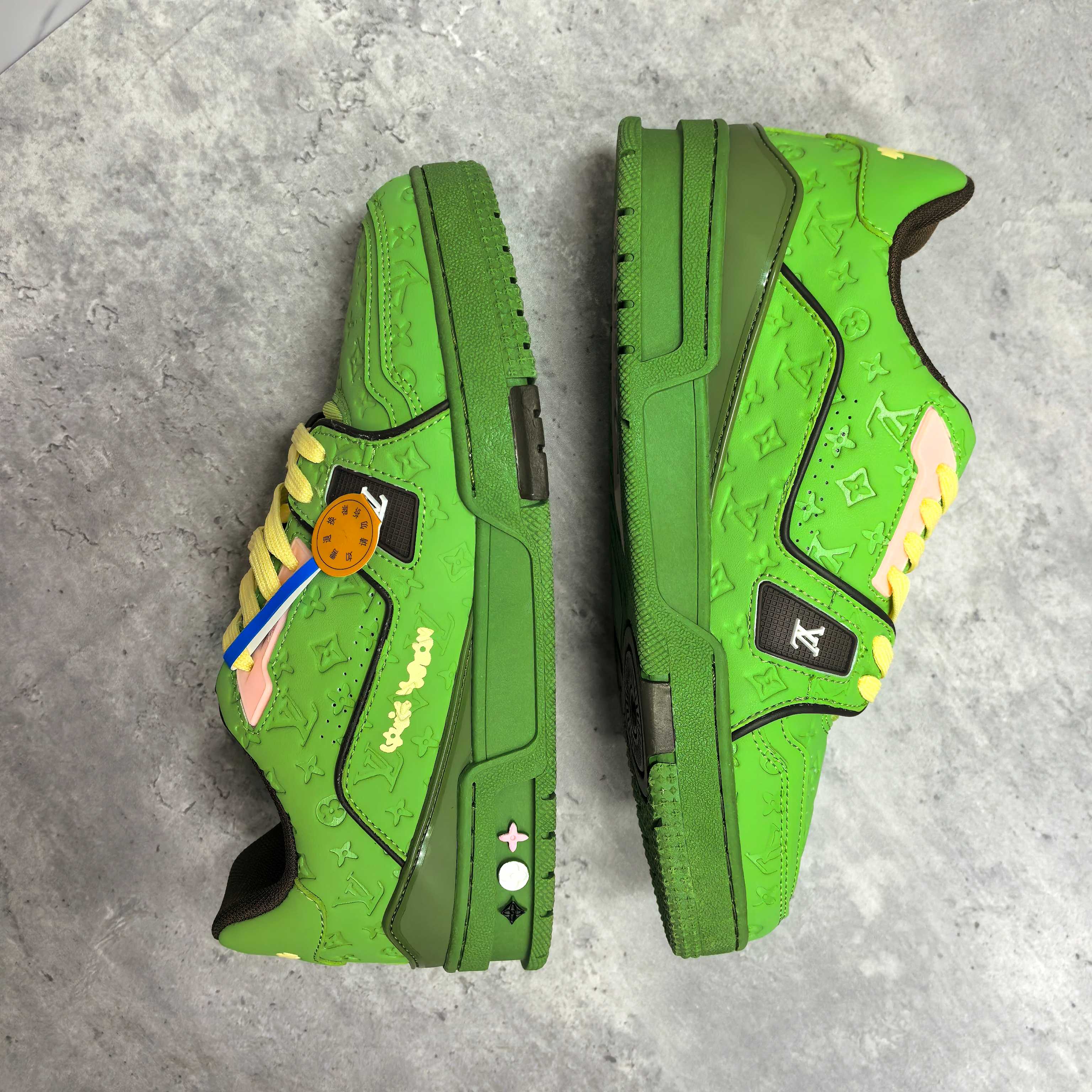 LOUIS VUITTON Trainer 牛皮低帮时尚板鞋 男女同款