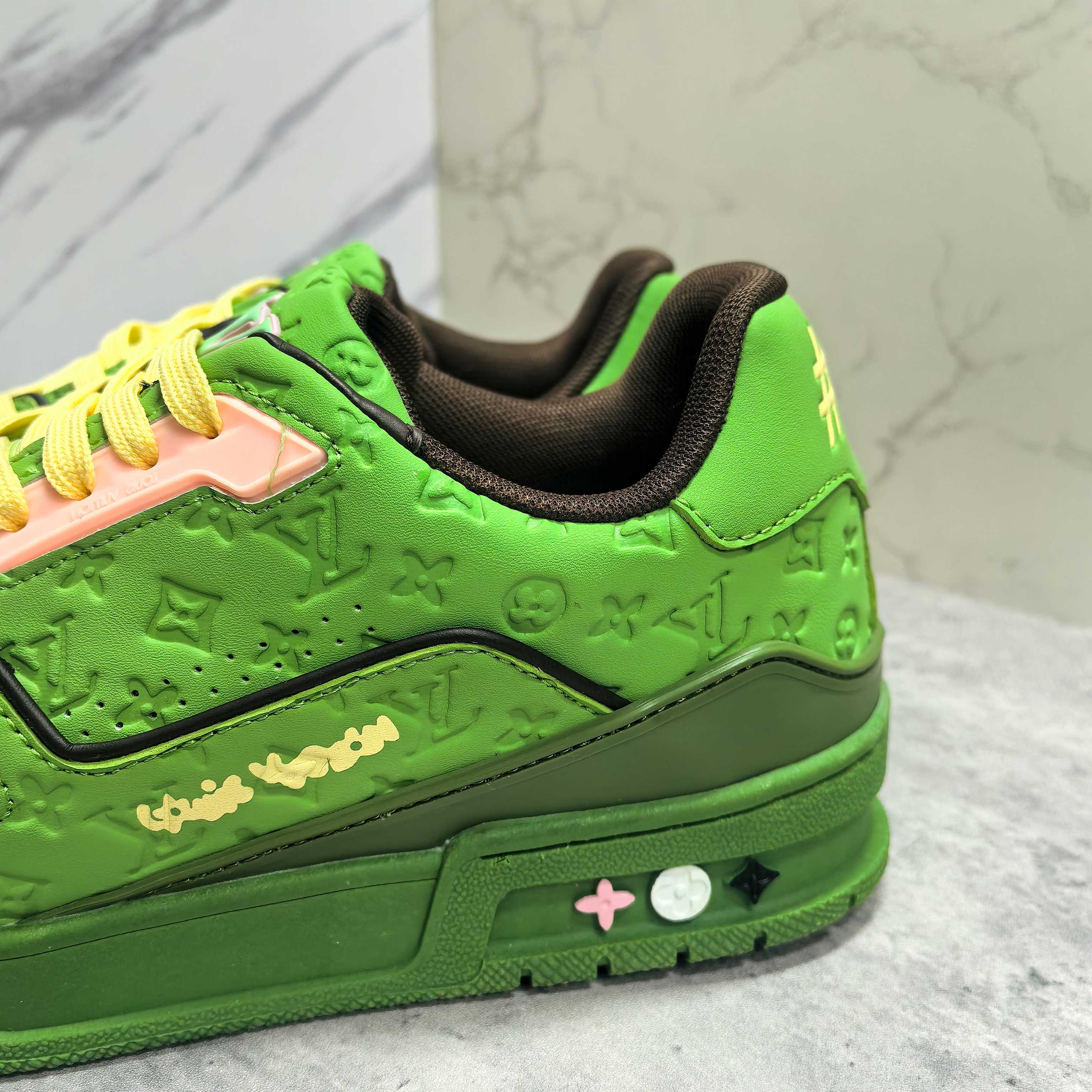 LOUIS VUITTON Trainer 牛皮低帮时尚板鞋 男女同款