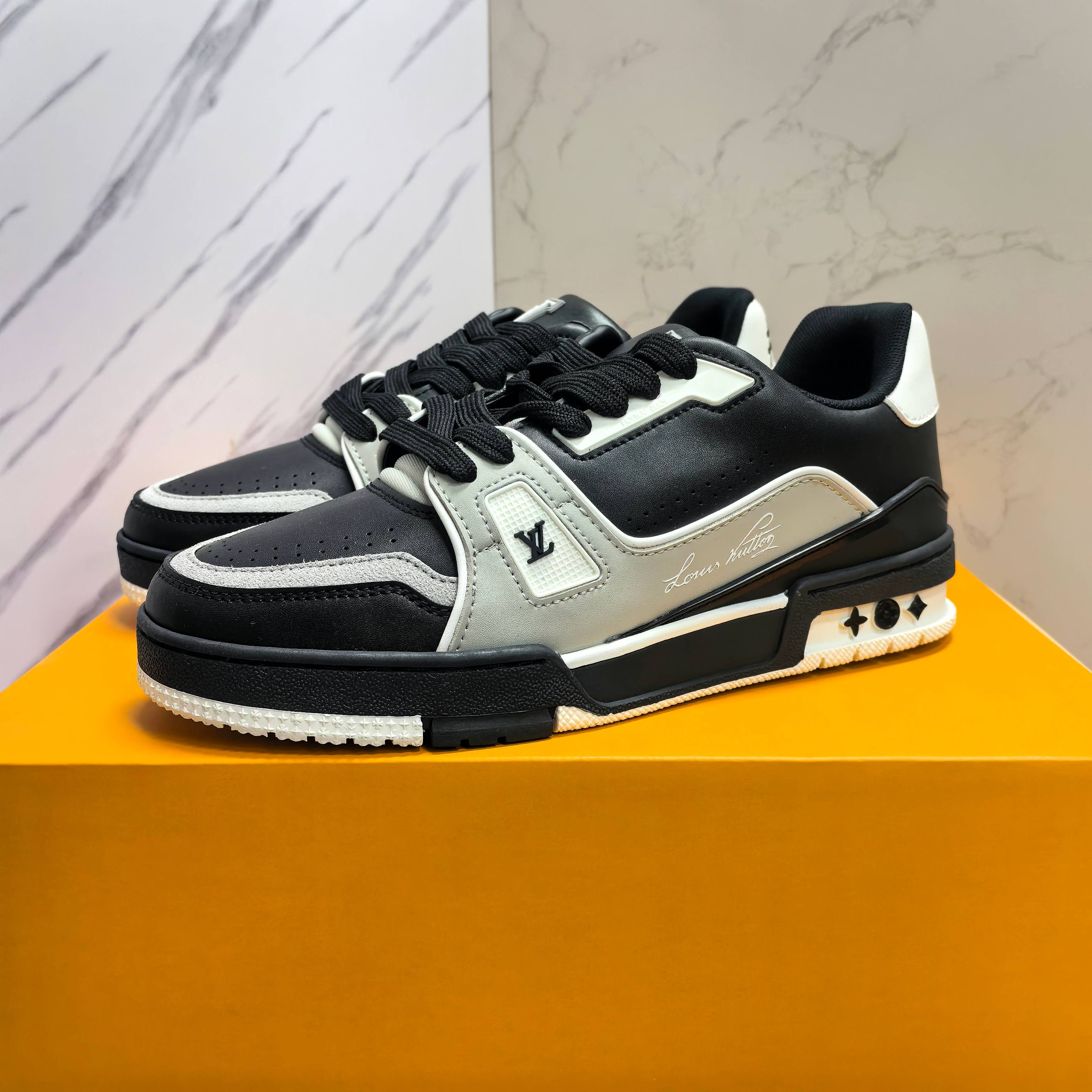 LOUIS VUITTON Trainer 牛皮 压纹系带 低帮 ファッションスニーカー 男女兼用
