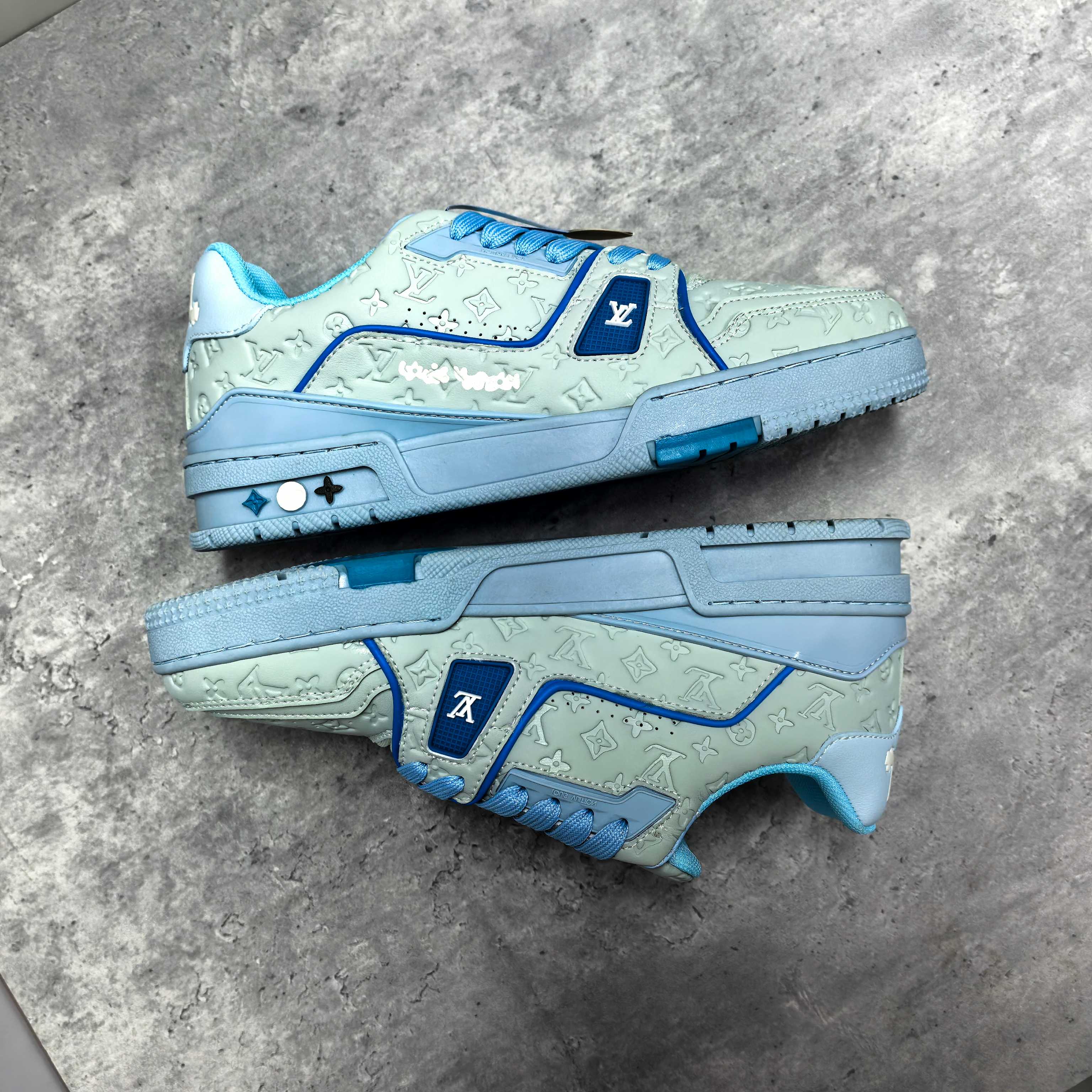 LOUIS VUITTON Trainer 牛皮 低帮 ファッションスニーカー 男女兼用