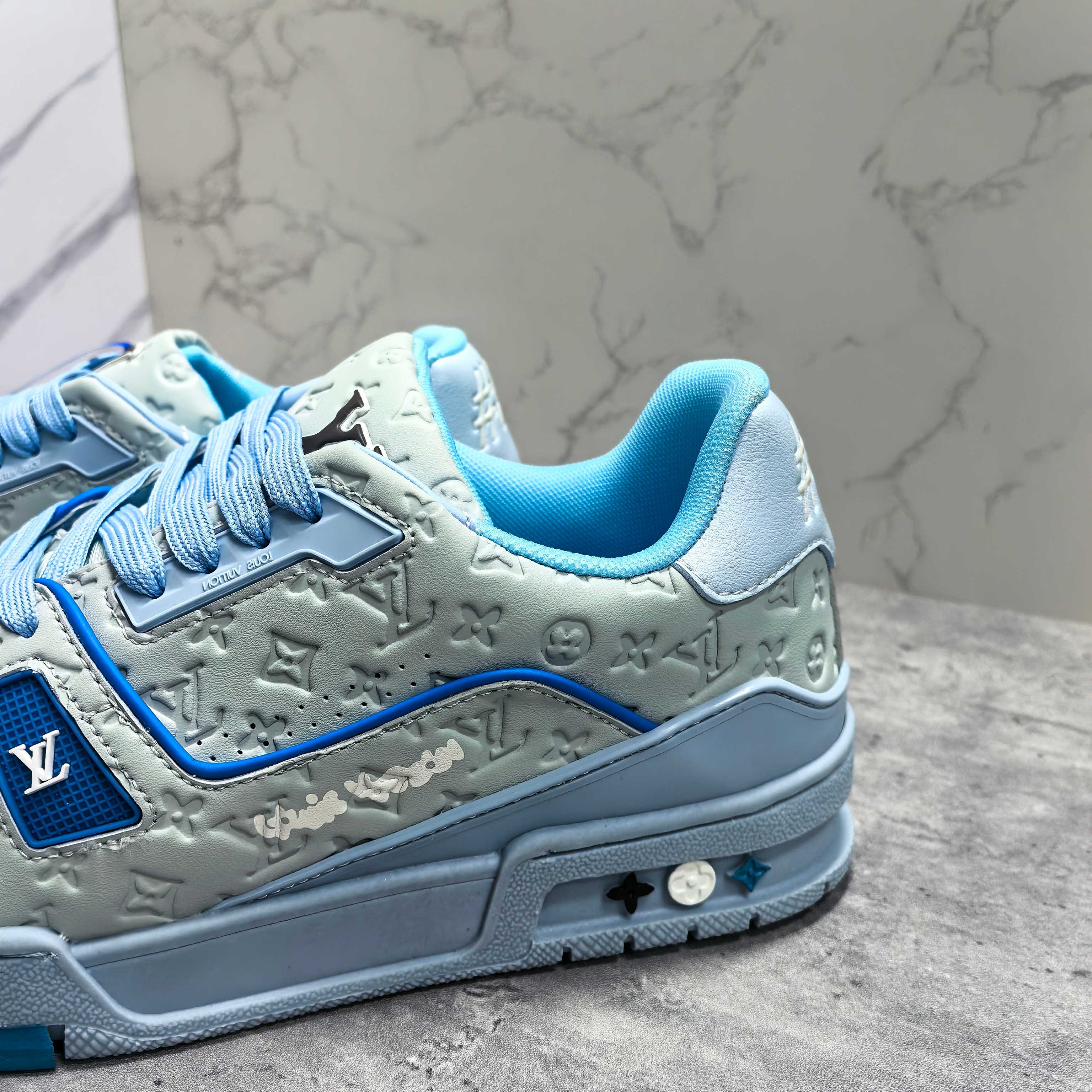 LOUIS VUITTON Trainer 牛皮 低帮 ファッションスニーカー 男女兼用