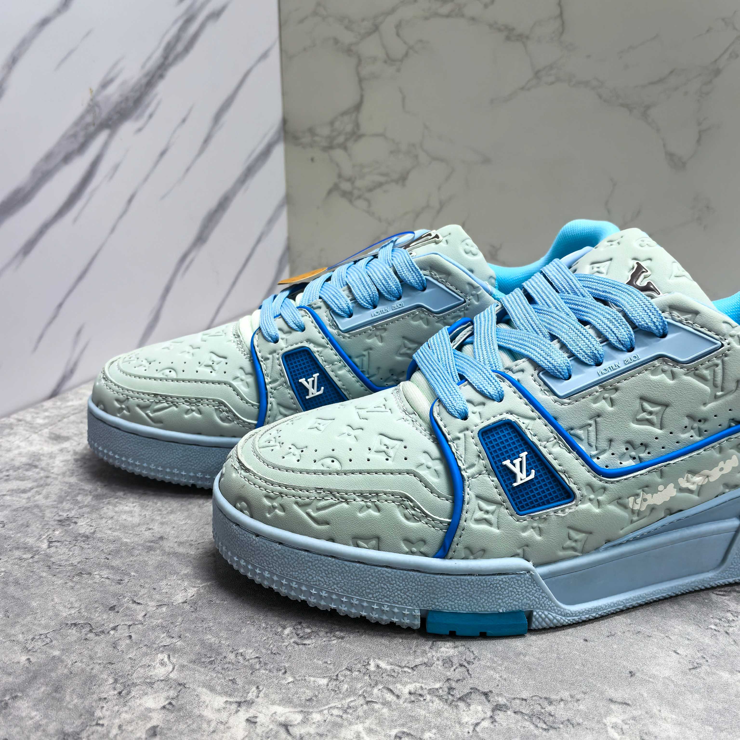 LOUIS VUITTON Trainer 牛皮 低帮 ファッションスニーカー 男女兼用