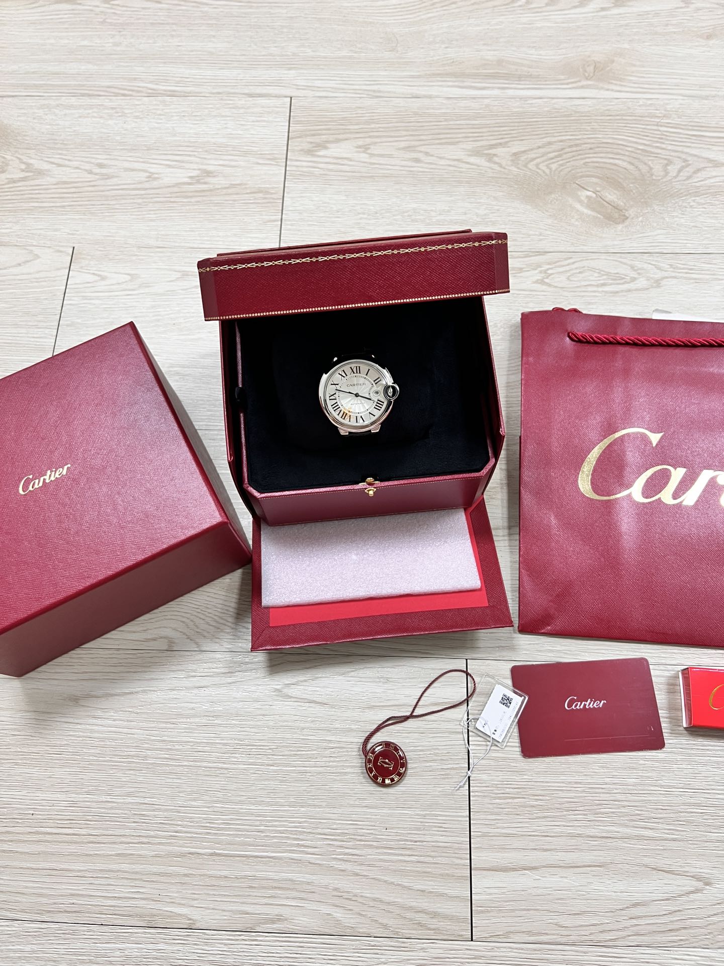 까르띠에 발롱블루 42mm AF공장 2824 오토매틱 무브먼트 블루 가죽스트랩 레플리카 42725
