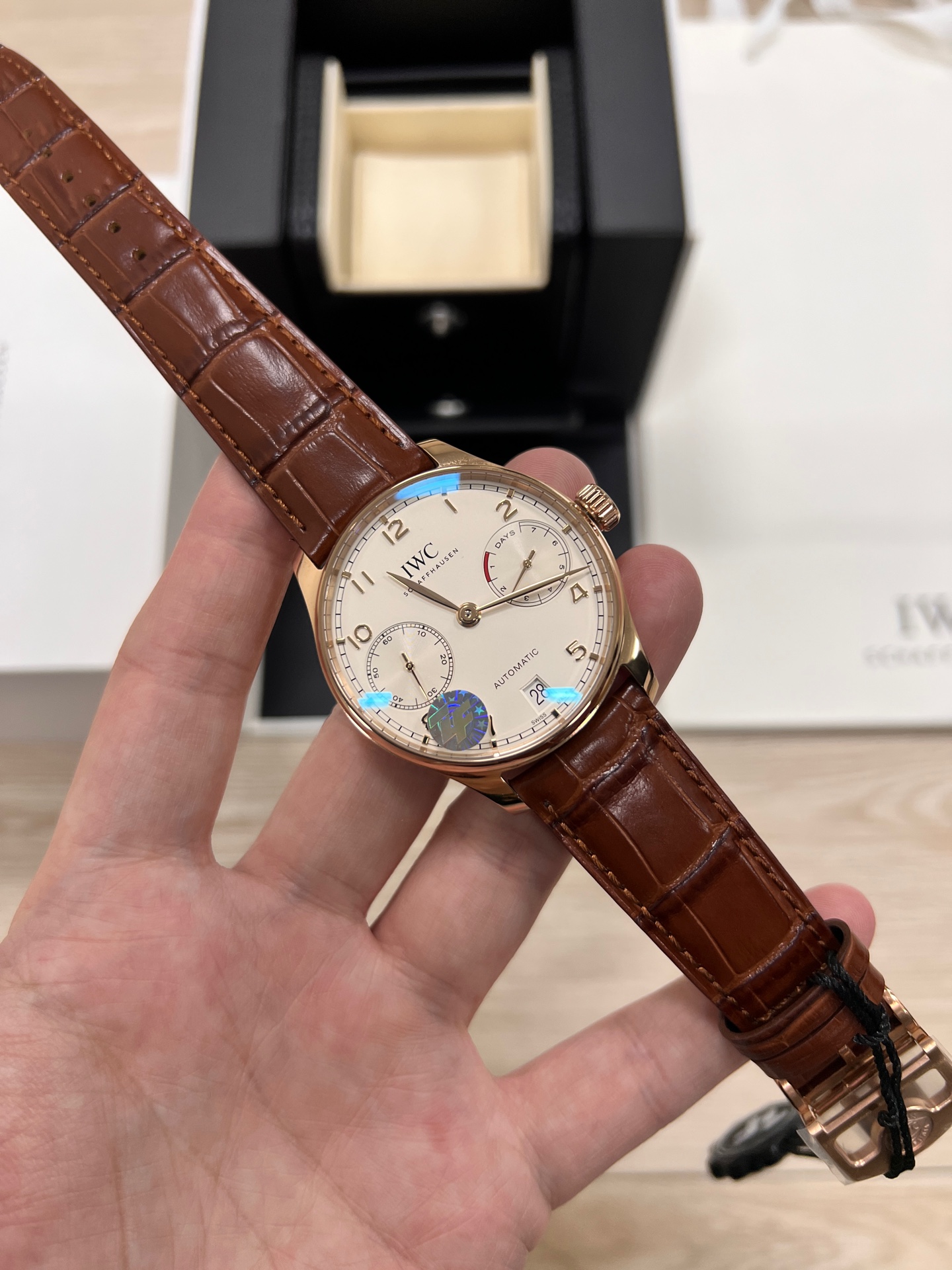 IWC 포르투기저 7 데이즈 로즈골드 남성 시계 이미지 4