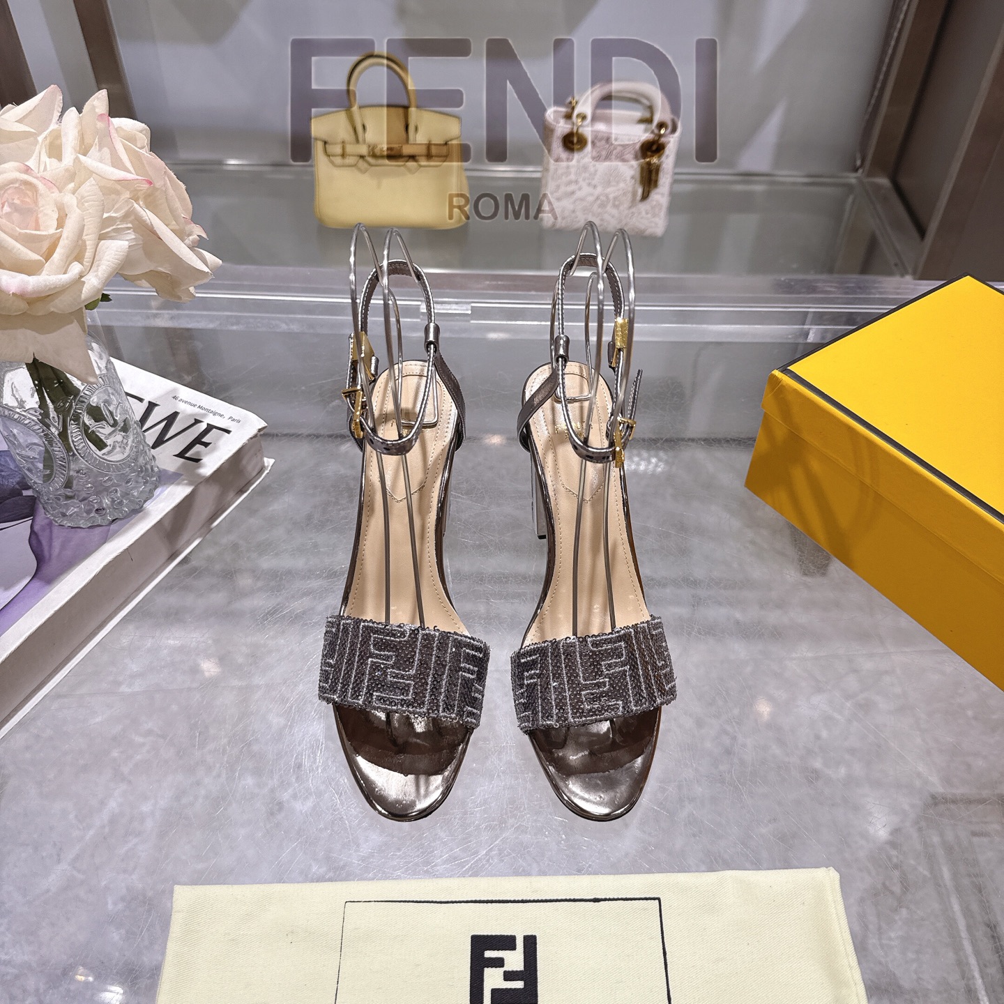 NO:240132,②②⑤ New style | Fendi Delfina FF sequin embroidered straps high heels sandals genuine leather outsole Delfina sequin embroidered straps high heels metal buckle straps opening and closing design is simple and neat!  Three-dimensional embroidery material adds a fashionable texture. The ankle is soft and exquisite hardware belt, the heel is decorated with engraved details and gold metal FF pattern. The simple and neat design upper is matched with shining fabric brand FF sequin beaded embroidered fabric, footbed special lambskin, heel high Size-(custom made, no return or exchange, payment is given before production) ⑤ Color, high heels, sandals, fendi, sandals, high heels, sheepskin, Leather soles19860909②②⑤ 新款  | 芬迪 Delfina FF亮片刺绣绑带高跟鞋凉鞋       真皮大底   Delfina 亮片刺绣绑带高跟鞋 金属搭扣系带开合设计精简利落！立体刺绣材质更添时髦质感.脚踝柔软精巧五金饰带,鞋跟饰有镂刻细节和金色金属FF图案.简洁利落设计鞋面搭配闪耀  面料品牌FF亮片钉珠刺绣面料 垫脚特级小羊皮 跟高  Size-（定做不予退换,先付款后生产） ⑤ 色,高跟鞋凉鞋,fendi,sandals,high heels,sheepskin,Leather soles,Women's Shoes