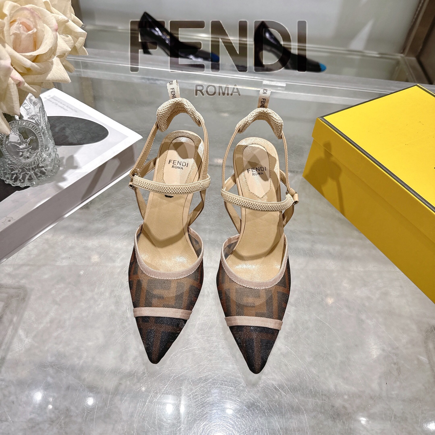 NO:724134,Colibrì series Mesh hollow slingback high heels ……………………………… Fendi Colibri Lite series FF slingback high heels Rubber sole Genuine leather sole __________________ Graceful and streamlined Colibrì Lite slingback shoes with a slim elastic strap that wraps the foot. Customized brand FF pattern mesh fabric material, FF contrasting jacquard pattern, with leather details and ribbon trimming. One-to-one original production. ……………………………… Material  Upper brand FF mesh fabric & cowhide, lining & foot pads, imported goatskin, original independent molded painted heel, size 35-40 (41 customized, non-refundable) [warm reminder only exchange sizes of the same color], high heels, fendi, high heels, cowhide, sheepskin19860909Colibrì 系列 网面镂空露跟高跟鞋 ………………………………… Fendi Colibri Lite系列 FF露跟高跟鞋  橡胶底 真皮底 _____________________ 婉约流线型Colibrì Lite露跟鞋,采用包裹足部的纤细弹性带.定制品牌FF图案网眼布面材质,FF撞色提花图案,搭配皮革细节和饰带配边.一比一原版制作. …………………………… 材质 鞋面品牌FF网眼布面料&牛皮 内里&垫脚 进口山羊皮 鞋跟原版独立开模烤漆鞋跟 码数 35—40（41定制不退换）【温馨提示只换同色码数】,高跟鞋,fendi,high heels,cowhide,sheepskin,Women's Shoes