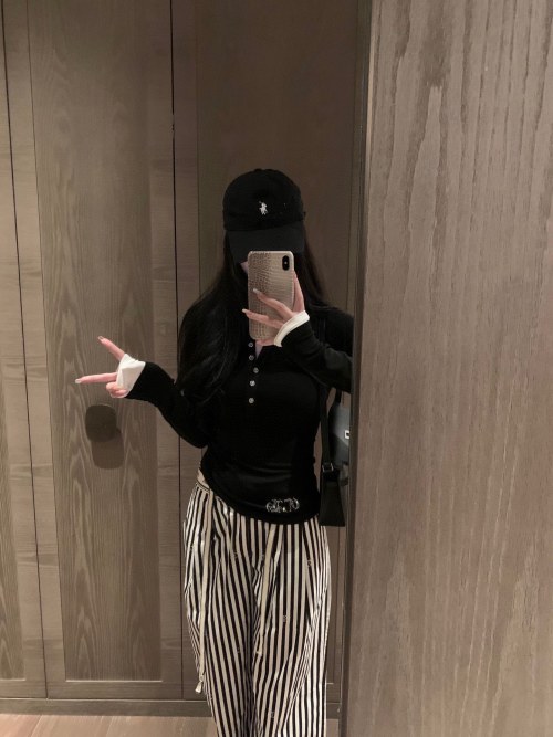 Chrome Heart Style Layered Sleeve Top, Slim Fit V-Neck Tee 1 Chrome Heart Style Layered Sleeve Top, Slim Fit V-Neck Tee