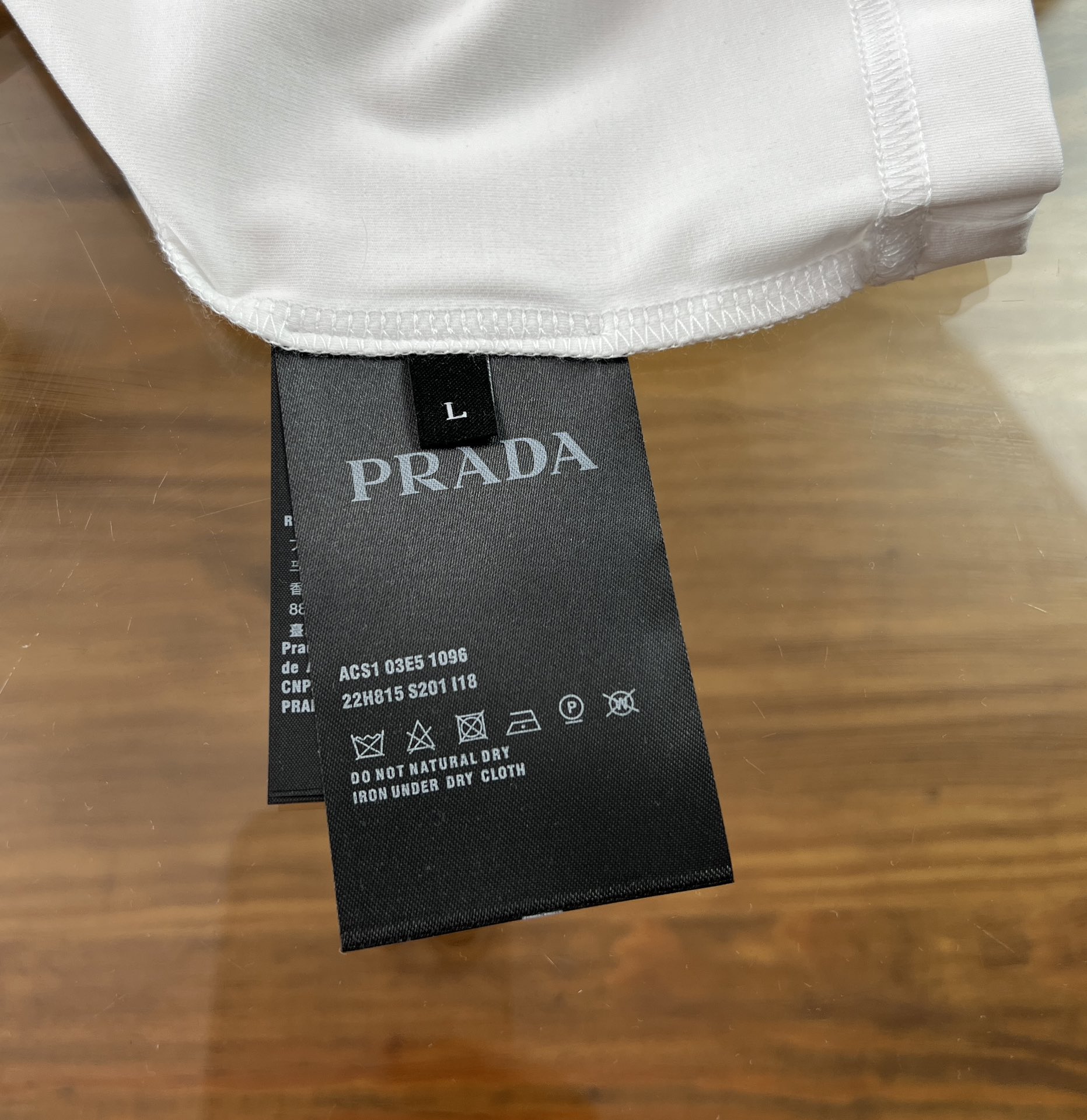 Prad*普家2024SS新款短袖圆领T恤定制190克双面匹马棉PIMA面料设计简单大方胸前经典LOGO