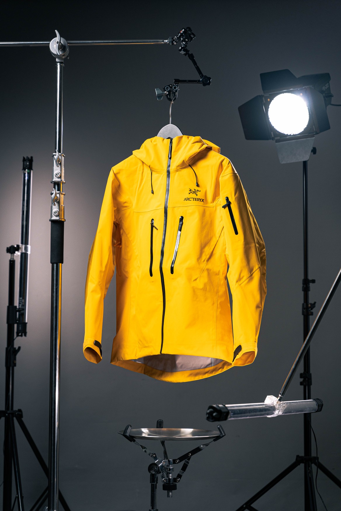 Arc'teryx Waterproof Gore-Tex Hooded Jacket - Business, Casual & Outdoor Ready 2 a1729711711064 8731