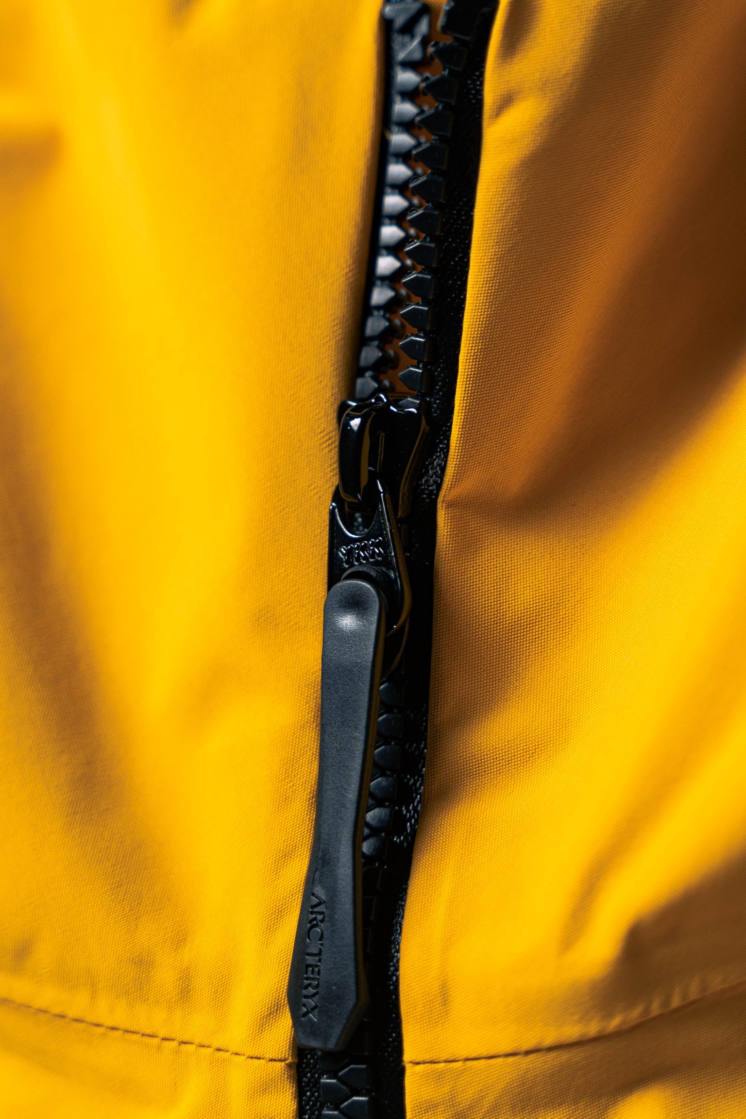 Arc'teryx Waterproof Gore-Tex Hooded Jacket - Business, Casual & Outdoor Ready 7 a1729711711193 5601