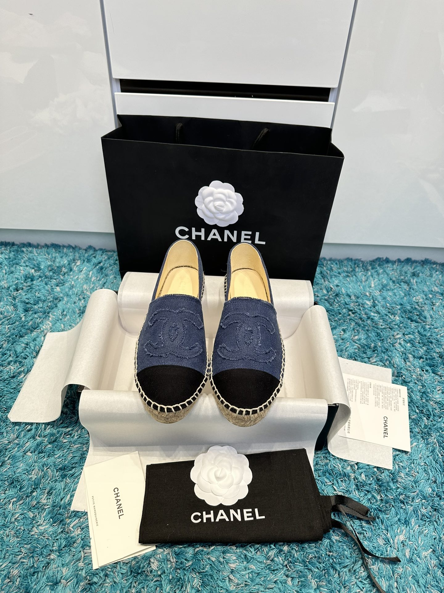 NO:724103,Century-old classic fisherman shoes 35-41 Whether they are made well or not depends on the basic style. The classic style is the most test of craftsmanship and details. From the selection of canvas materials and colors to the size and position of the logo, to the density and length of the whiskers, there are precise requirements!  A conscientious and affordable model. A versatile model that is definitely worth buying!!!  ,fisher shoes,espadrilles19860909百年经典渔夫鞋 35-41 做的好不好,就看基础款,经典款是最考验工艺点和细节点的. 从帆布的选材、色调到Logo的大小位置,到须须的疏密长短程度都是有精准的要求的！ 良心走量款.绝对值得入手的百搭款!!！,渔夫鞋,espadrilles,Women's Shoes