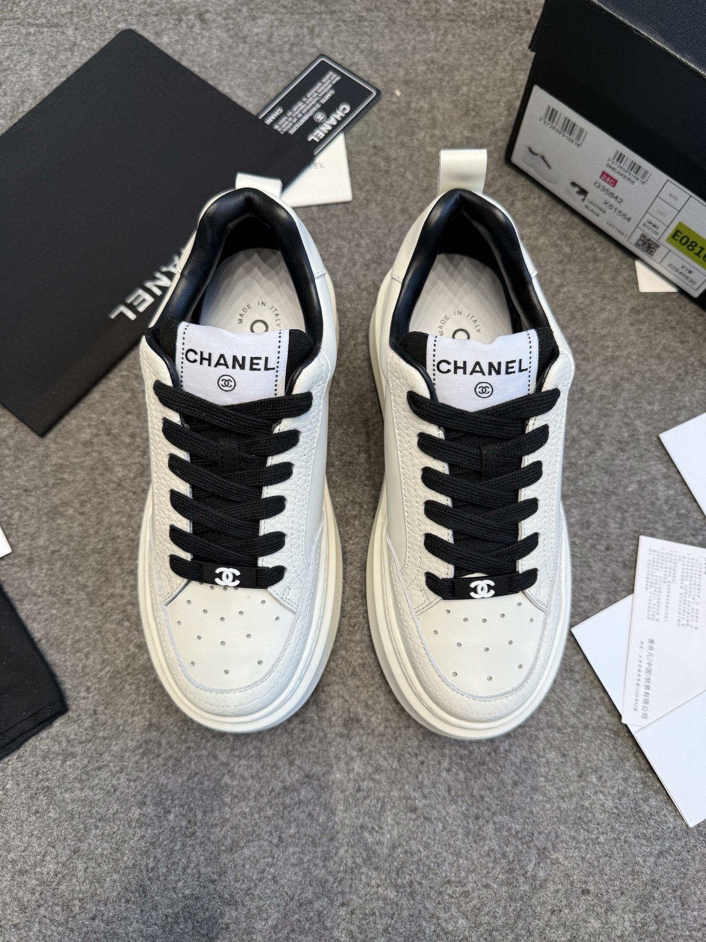 NO:409013,Chanel Cookie Shoes New casual sports shoes Shoes, a counter is hard to find, super beautiful color, very versatile, super comfortable, full of small fragrance style, classic and durable versatile, upper: cowhide, inner: sheepskin Original pU+Tpa sole, good rebound, light wear, color: white, black, pink, size: 35-40 (40 custom made, no return or exchange), casual shoes/sports, chanel, chanel, sneakers, cowhide, sheepskin19860909Chanel香奈儿饼干鞋新款休闲运动鞋板鞋 专柜一鞋难求 超美的颜色 非常百搭 超级舒适 满满的小香风 经典耐看百搭款, 鞋面: 牛皮 内里: 羊皮 原版pU+Tpa底, 回弹力好, 穿着轻, 颜色: 白色 黑色 粉色 码数:35-40（40定做不退换）,休闲鞋/运动鞋,chanel,chanel,sneakers,cowhide,sheepskin,Women's Shoes