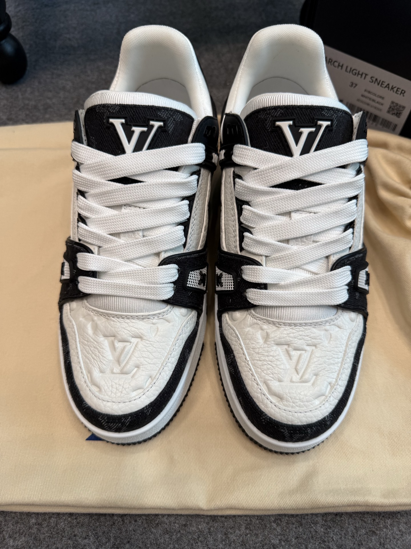 NO:483834,Color, style, lines, authentic products are welcome to compare, casual shoes/sports shoes, sneakers19860909颜色、版型、线条、正品一致欢迎对比,休闲鞋/运动鞋,sneakers,Women's Shoes