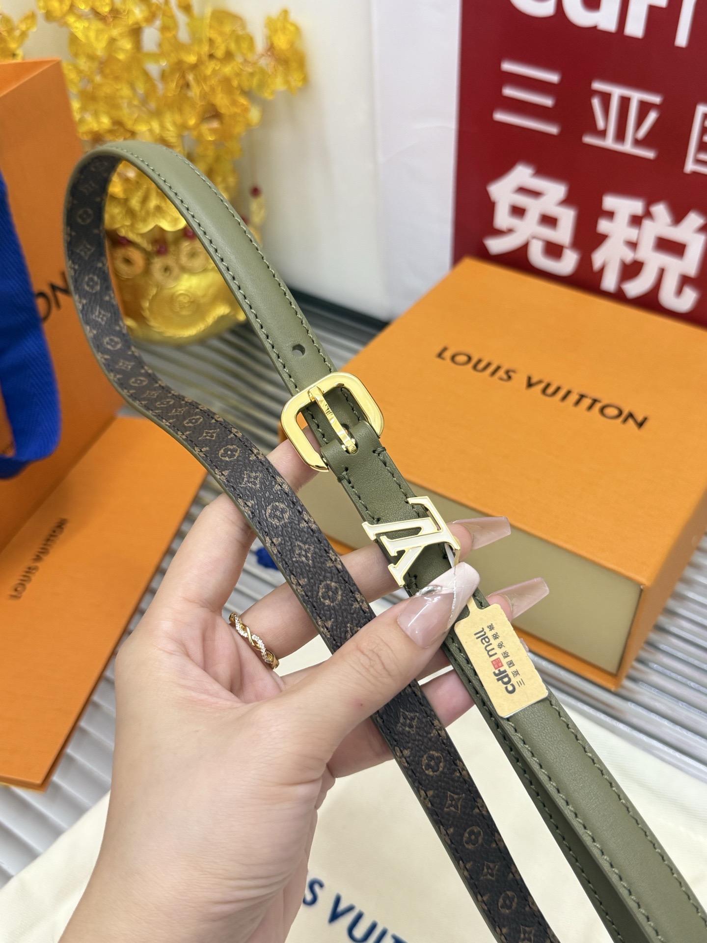 Louis Vuitton 新款 宽度：𝟭 𝟱𝗰𝗺 路易威登Louis Vuitton « 配全套 原包装 » 女款窄版开模板代购正货品质 意大利