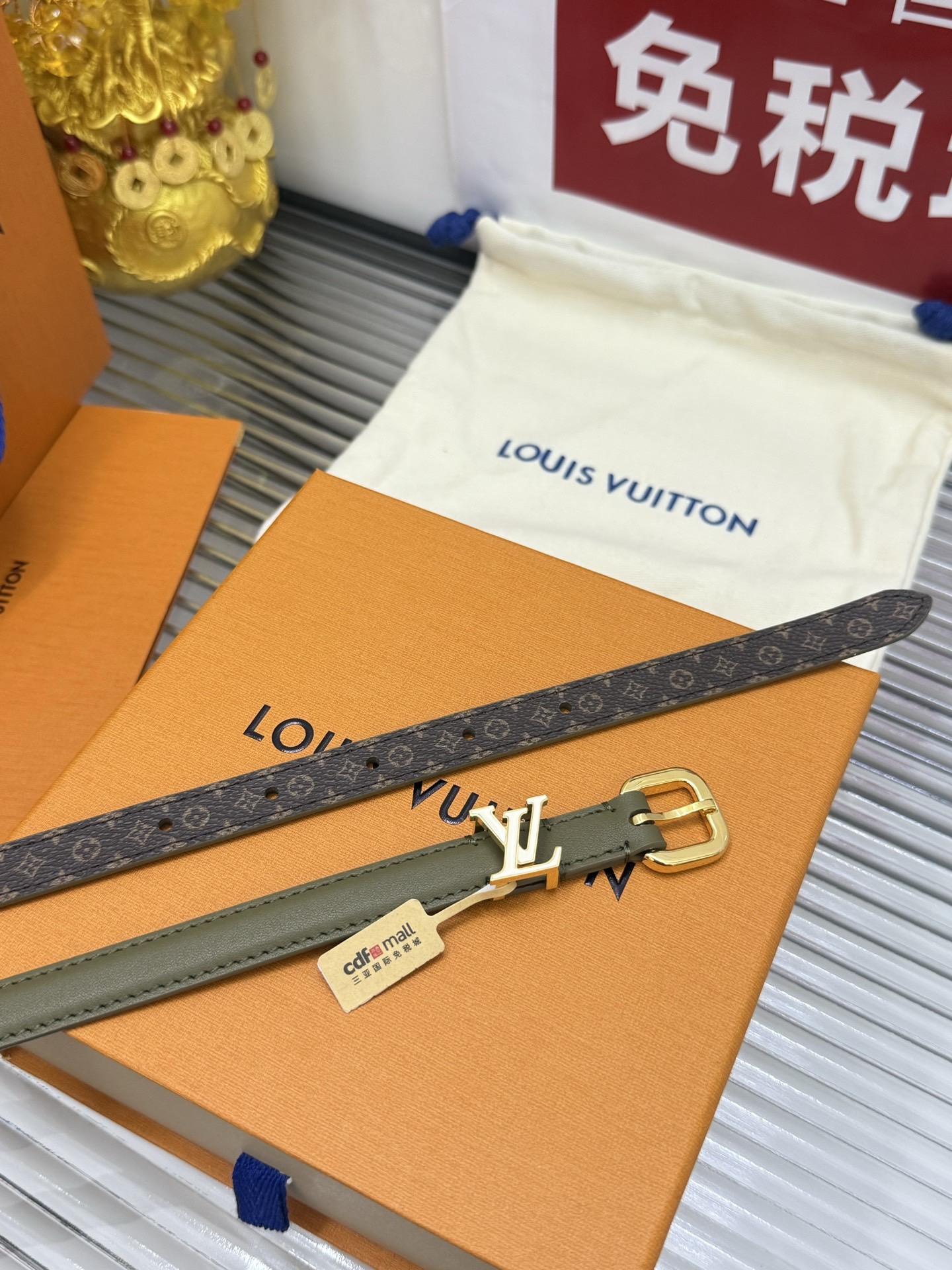 Louis Vuitton 新款 宽度：𝟭 𝟱𝗰𝗺 路易威登Louis Vuitton « 配全套 原包装 » 女款窄版开模板代购正货品质 意大利