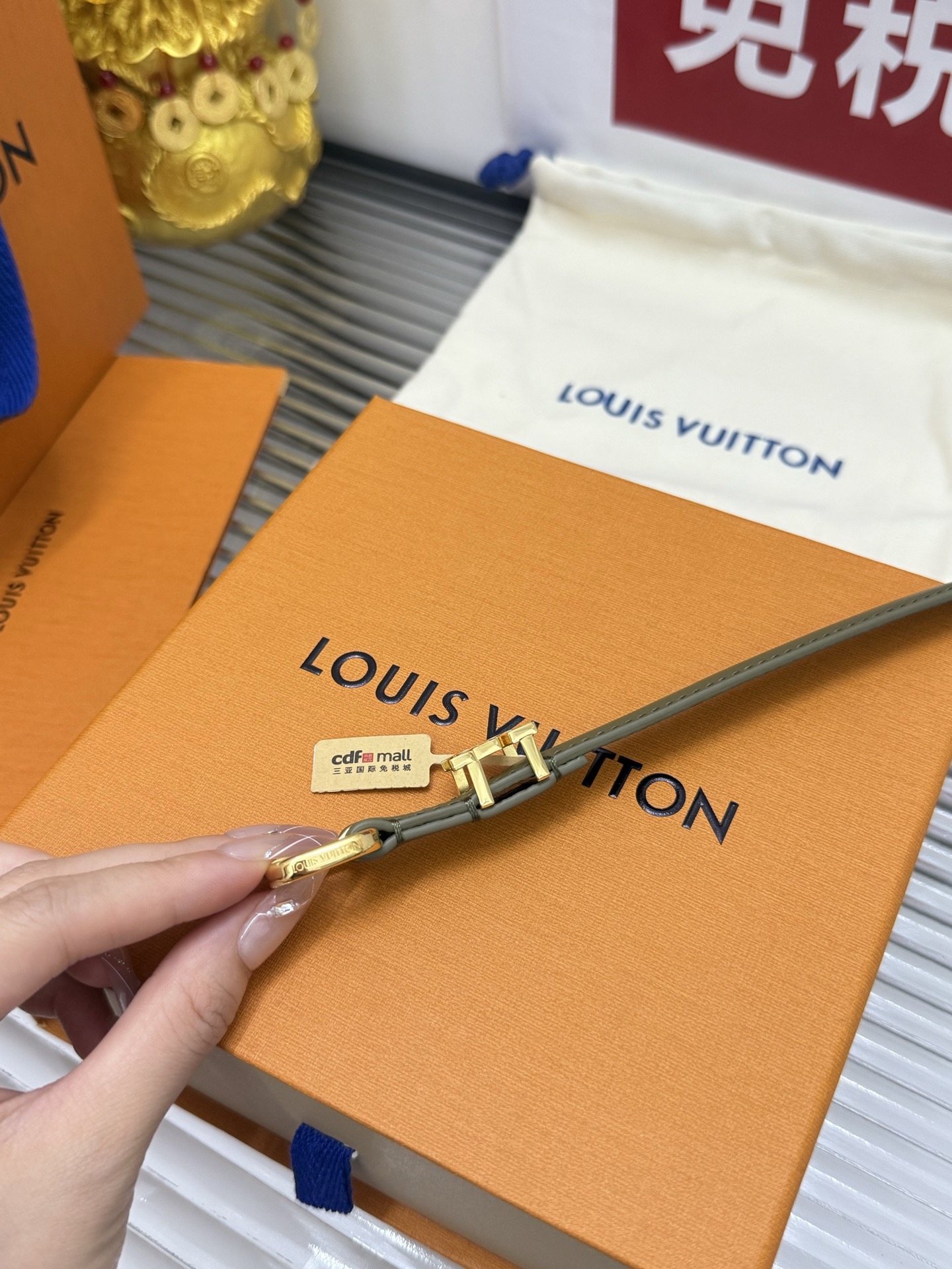 Louis Vuitton 新款 宽度：𝟭 𝟱𝗰𝗺 路易威登Louis Vuitton « 配全套 原包装 » 女款窄版开模板代购正货品质 意大利