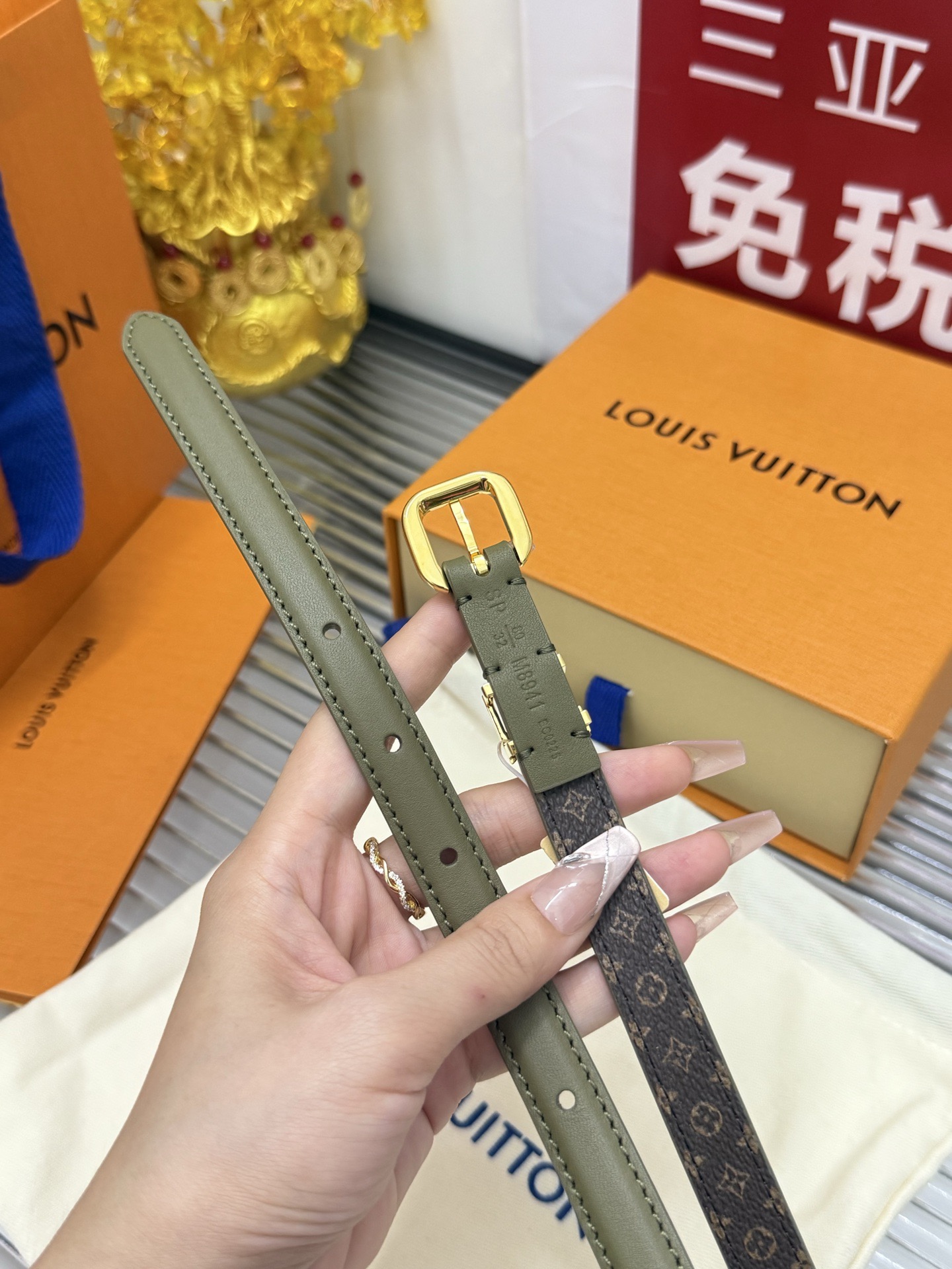 Louis Vuitton 新款 宽度：𝟭 𝟱𝗰𝗺 路易威登Louis Vuitton « 配全套 原包装 » 女款窄版开模板代购正货品质 意大利