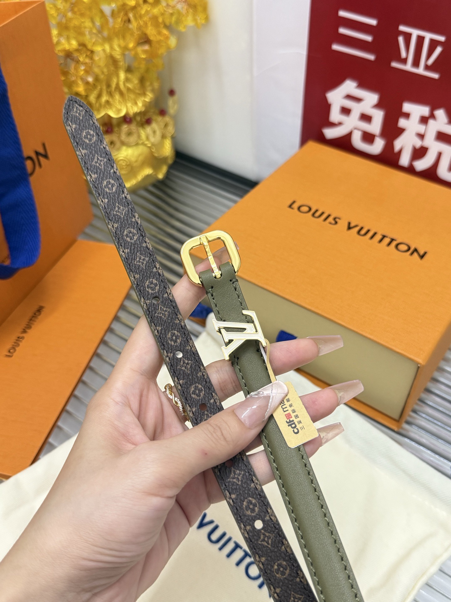 Louis Vuitton 新款 宽度：𝟭 𝟱𝗰𝗺 路易威登Louis Vuitton « 配全套 原包装 » 女款窄版开模板代购正货品质 意大利