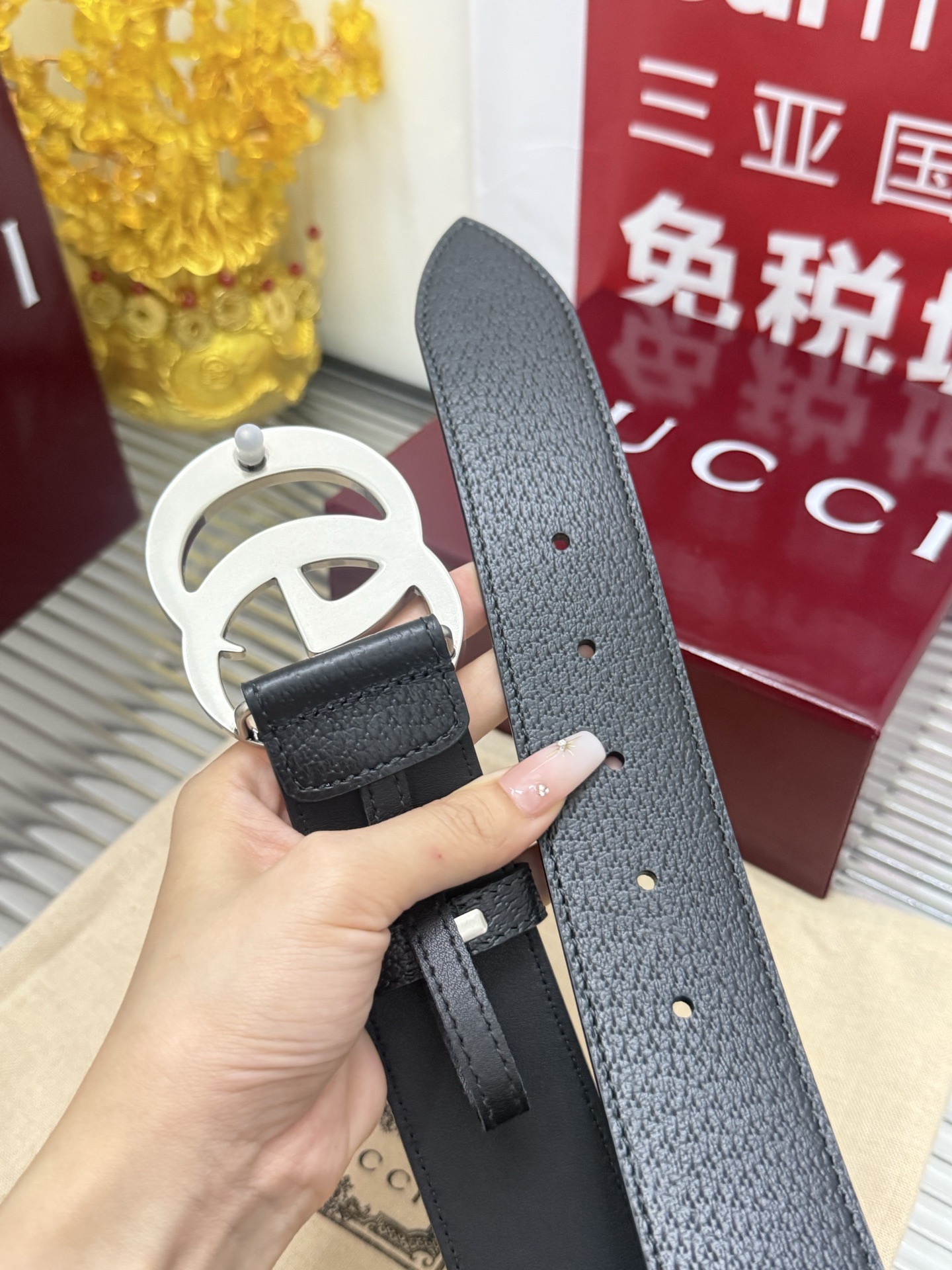 Gucci 宽度：𝟰 𝟬𝗰𝗺 古驰 Gucci « 配全套 原包装 » 猪皮纹 上新 进口小牛皮/皮质经久耐用+精品纯铜 代购正货级 · 精细完美走线 细节 工整 高品质质量