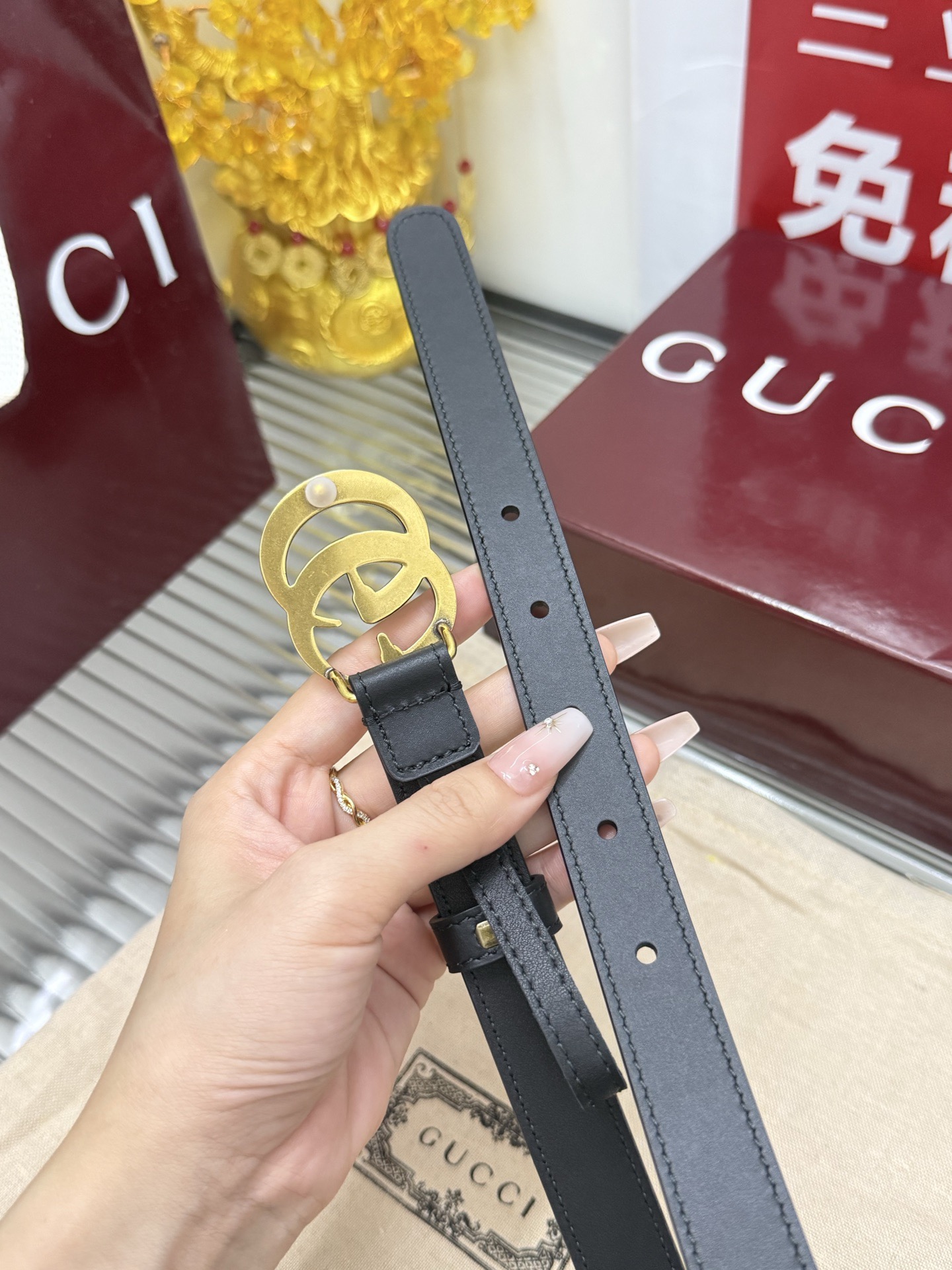 Gucci 宽度：𝟮 𝟬𝗰𝗺 古驰 Gucci « 配全套 原包装 » 小牛皮+精品纯铜镶珠牢固不掉 代购正货级 · 精细完美走线 细节 工整 高品质质量
