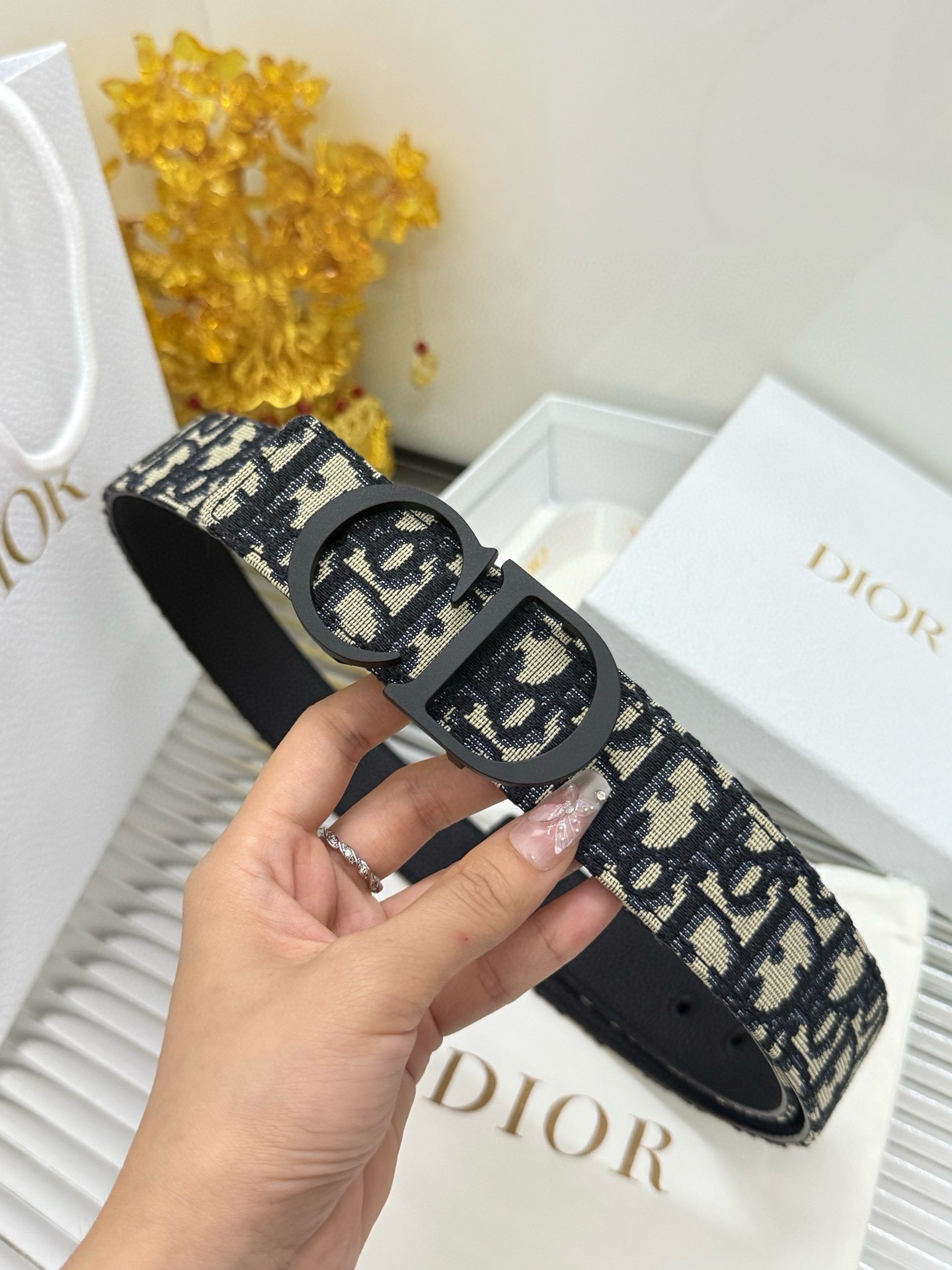 Dior 宽度：𝟑 𝟱𝗰𝗺 迪奥 Christian Dior « 配全套 原包装 » 布拼小牛皮·缝线孔位