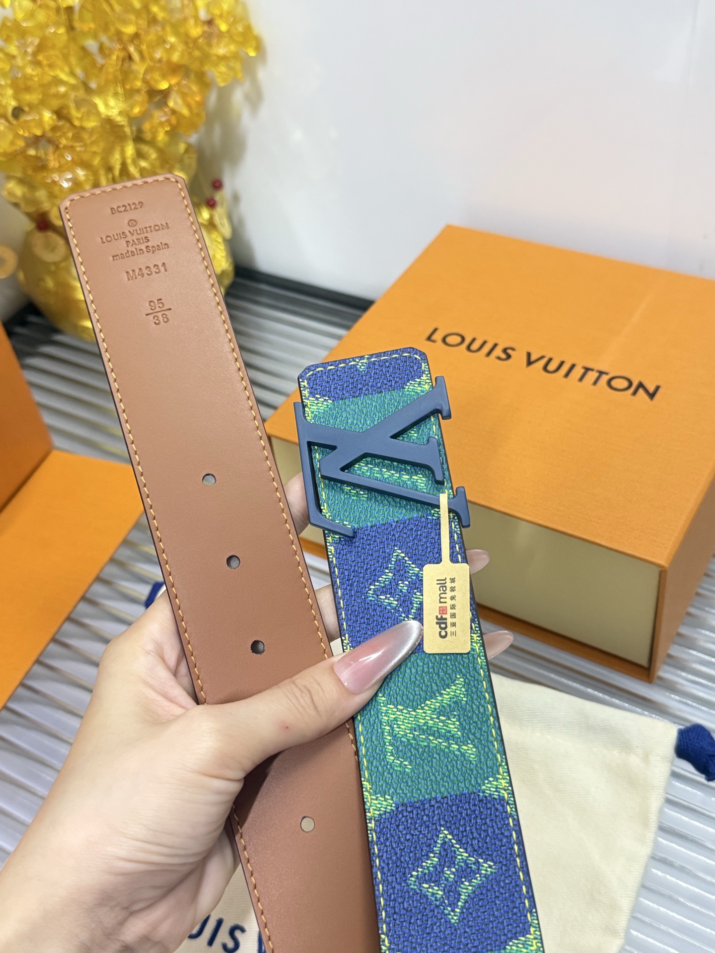 Louis Vuitton 宽度：𝟰 𝟬𝗰𝗺 路易威登Louis Vuitton « 配全套 原包装 » 双面可用 帆布/底小牛皮+精品纯铜砂蓝扣