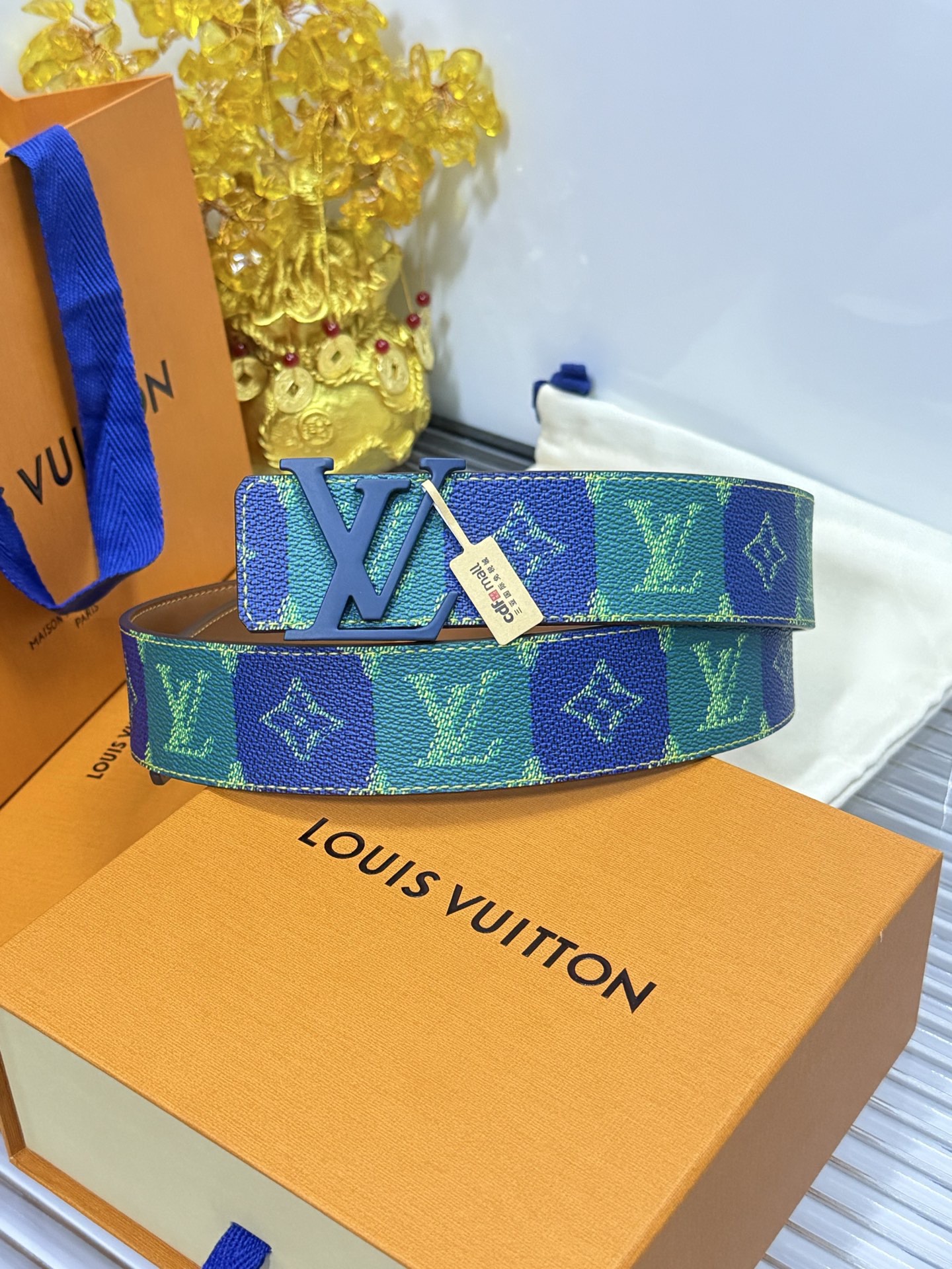 Louis Vuitton 宽度：𝟰 𝟬𝗰𝗺 路易威登Louis Vuitton « 配全套 原包装 » 双面可用 帆布/底小牛皮+精品纯铜砂蓝扣