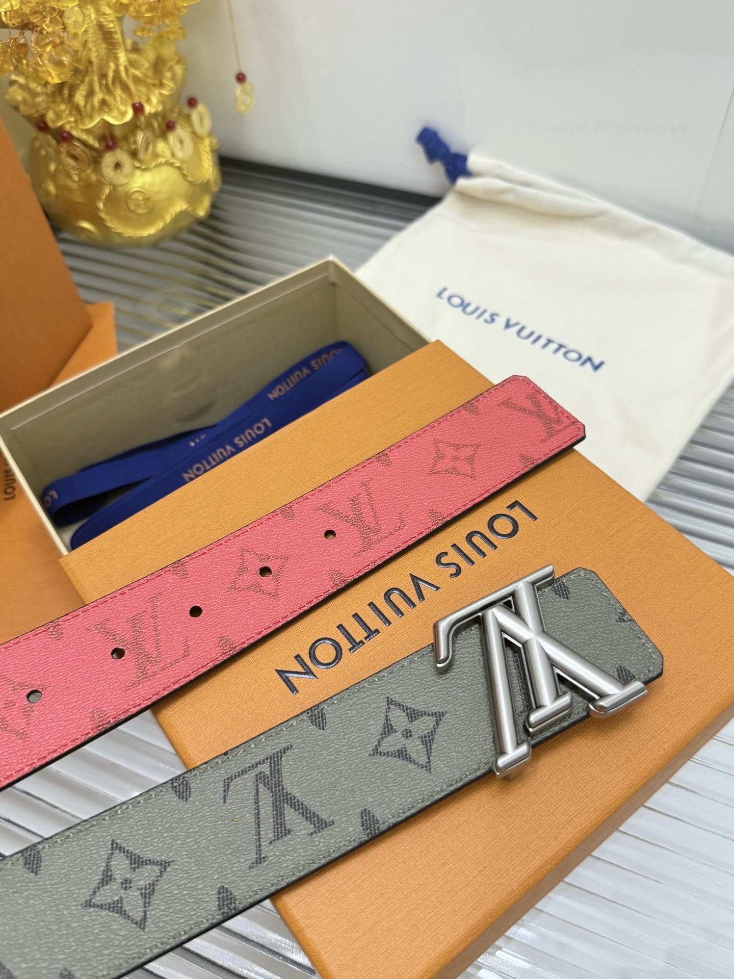 Louis Vuitton 宽度：𝟰.𝟬𝗰𝗺 路易威登LV « 配全套 原包装 » 双面可用 进口皮/小牛皮+精品做旧纯铜五金扣