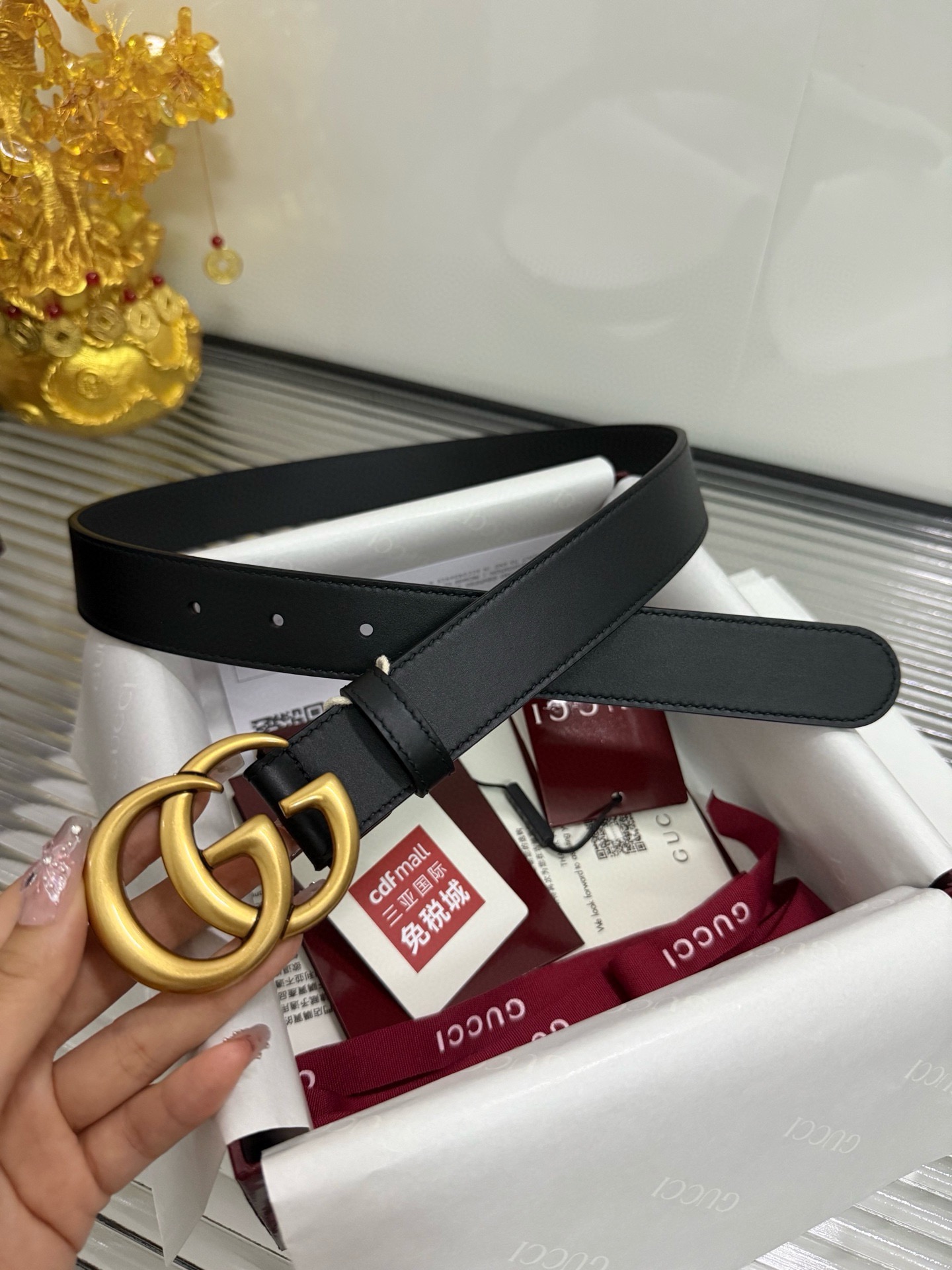 Gucci 宽度：𝟯 𝟬𝗰𝗺 古驰 Gucci « 配全套 原包装 » 小红薯 款 进口小牛皮手感柔软舒适 皮质极佳 做工走线工整无 / 中钢印𝐋𝐎𝐆𝐎 + 精品纯做旧纯铜五金扣