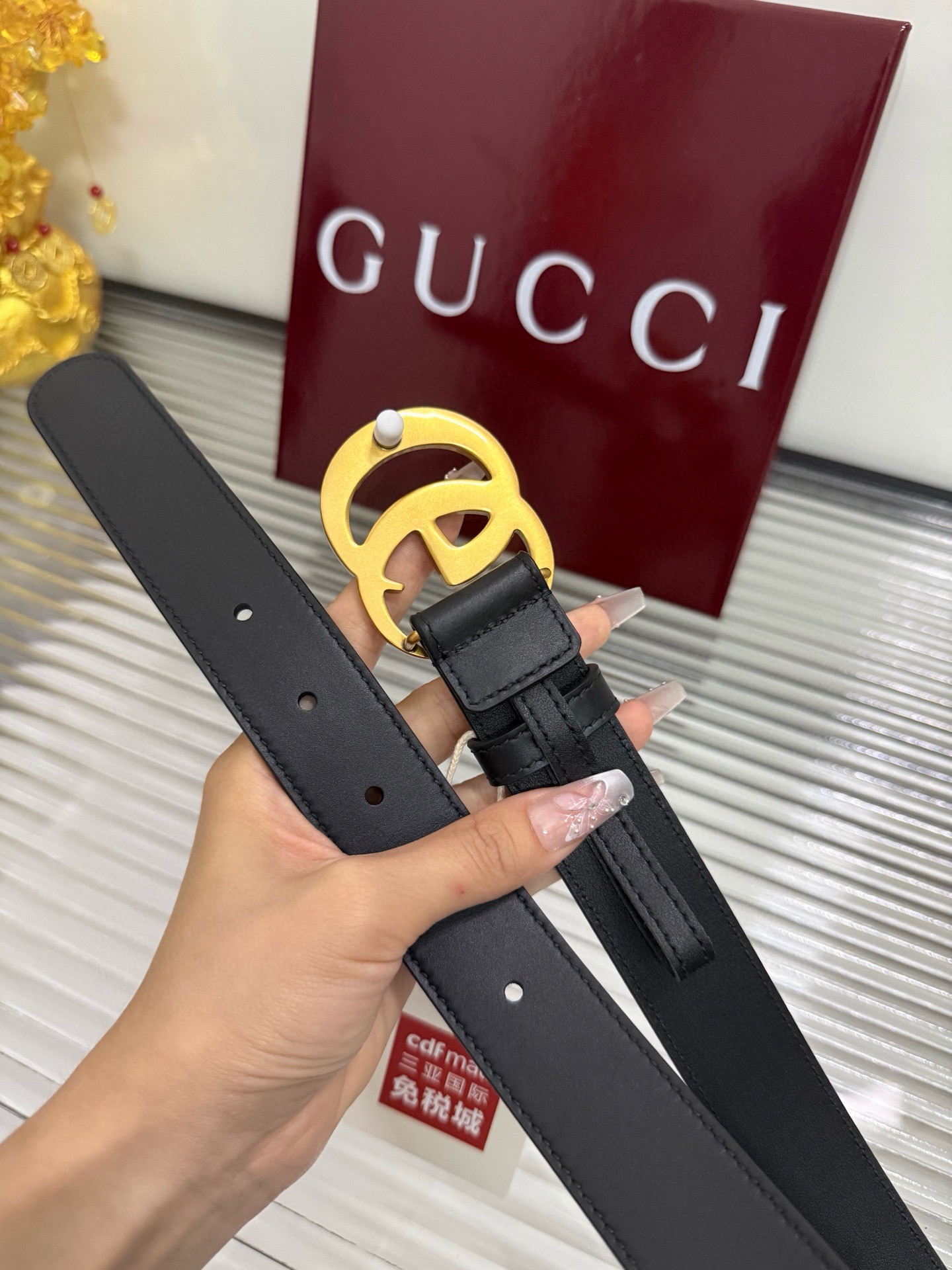 Gucci 宽度：𝟯 𝟬𝗰𝗺 古驰 Gucci « 配全套 原包装 » 小红薯 款 进口小牛皮手感柔软舒适 皮质极佳 做工走线工整无 / 中钢印𝐋𝐎𝐆𝐎 + 精品纯做旧纯铜五金扣