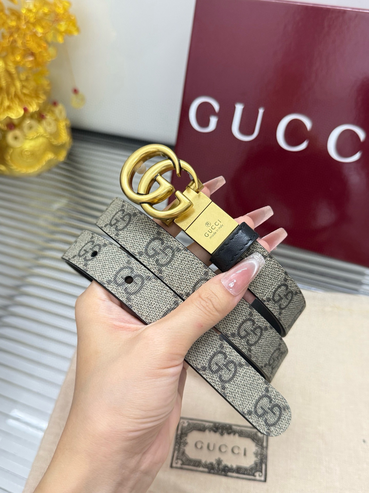 Gucci 宽度：𝟮 𝟬𝗰𝗺 𝐌𝐞𝐧'𝐬 𝐛𝐞𝐥𝐭 古驰 Gucci « 配全套 原包装 » 双面可使用 花纹/平纹黑 进口小牛皮+精品做旧纯铜五金扣