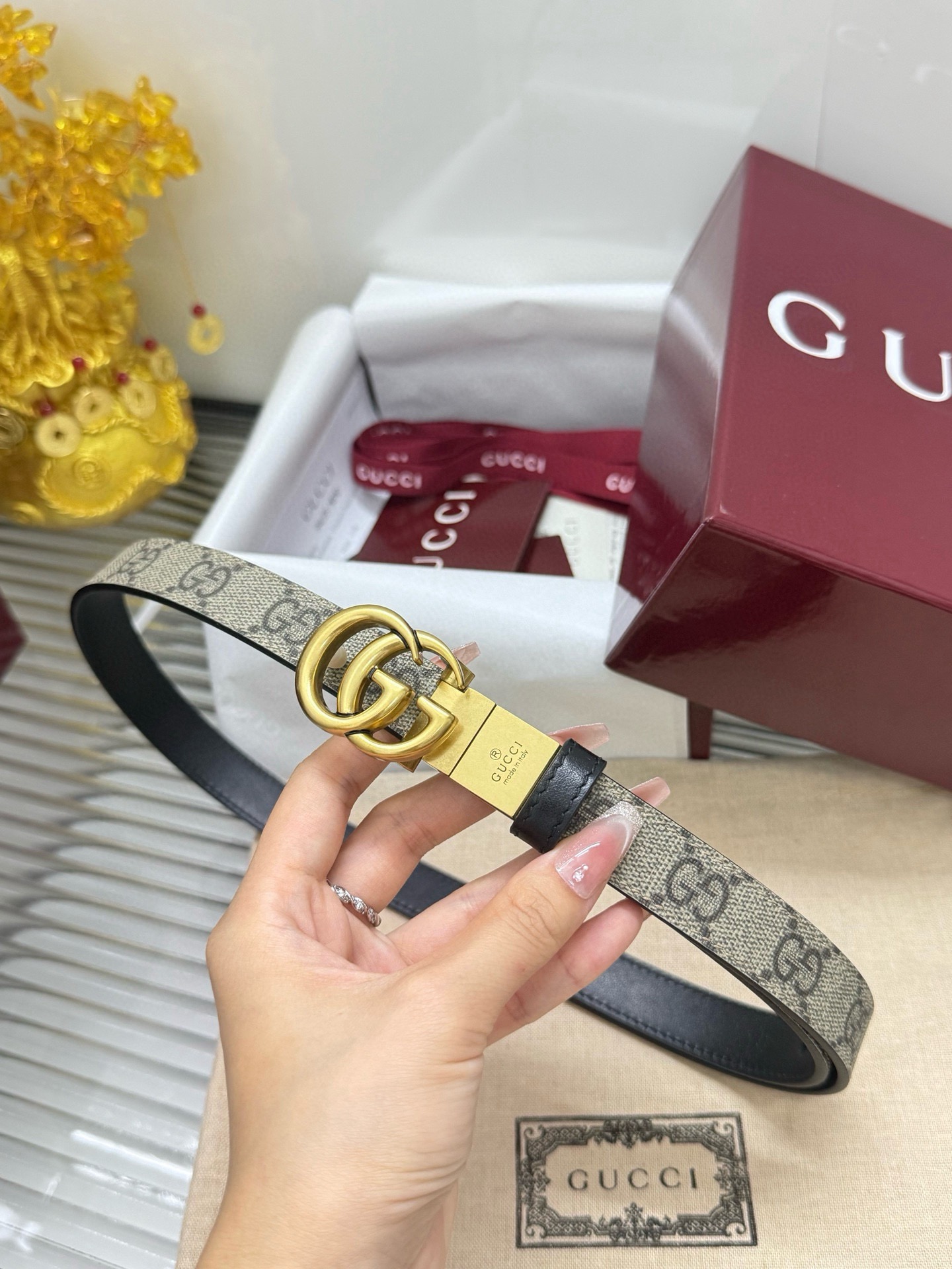 Gucci 宽度：𝟮 𝟬𝗰𝗺 𝐌𝐞𝐧'𝐬 𝐛𝐞𝐥𝐭 古驰 Gucci « 配全套 原包装 » 双面可使用 花纹/平纹黑 进口小牛皮+精品做旧纯铜五金扣