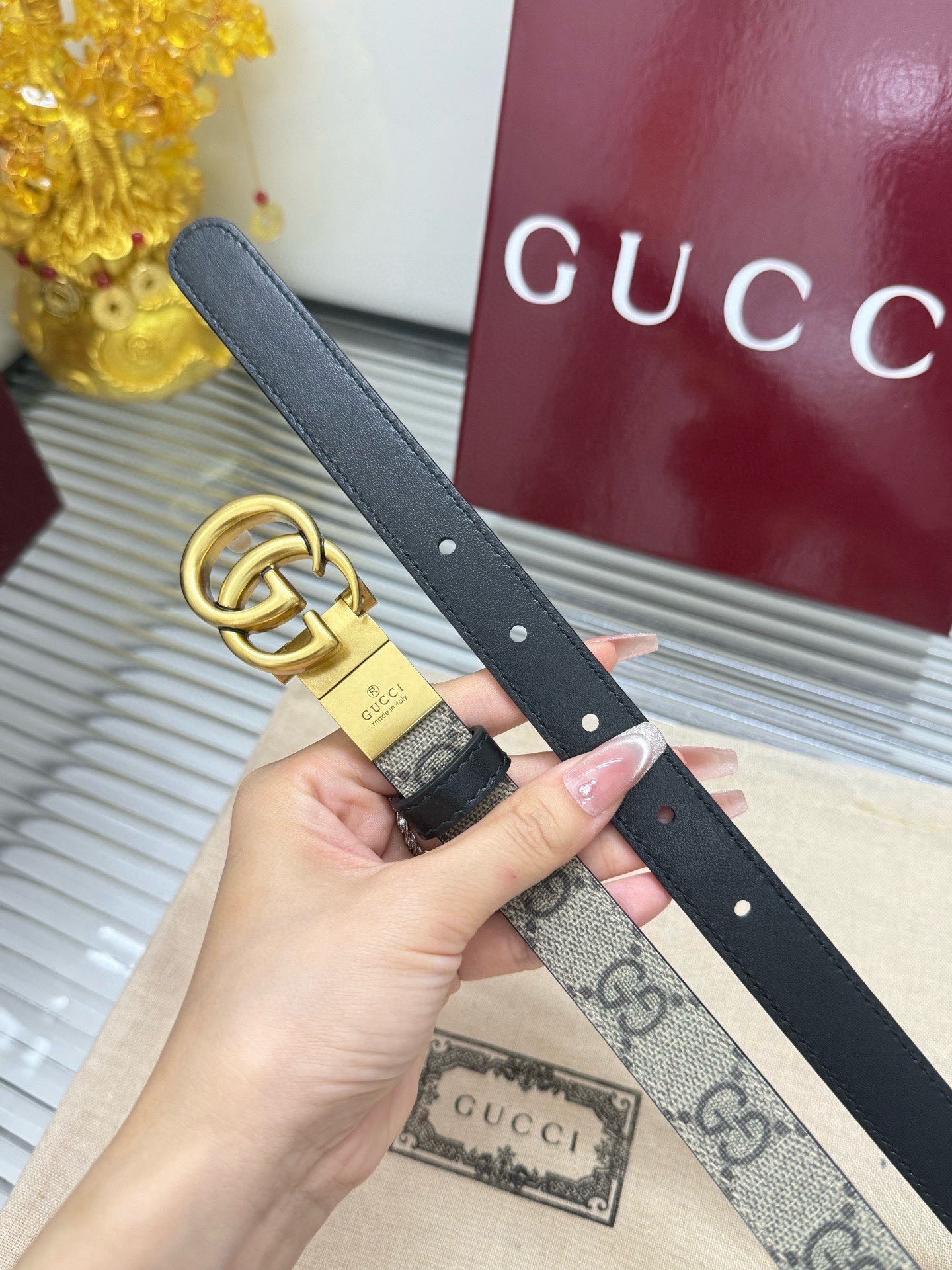 Gucci 宽度：𝟮 𝟬𝗰𝗺 𝐌𝐞𝐧'𝐬 𝐛𝐞𝐥𝐭 古驰 Gucci « 配全套 原包装 » 双面可使用 花纹/平纹黑 进口小牛皮+精品做旧纯铜五金扣