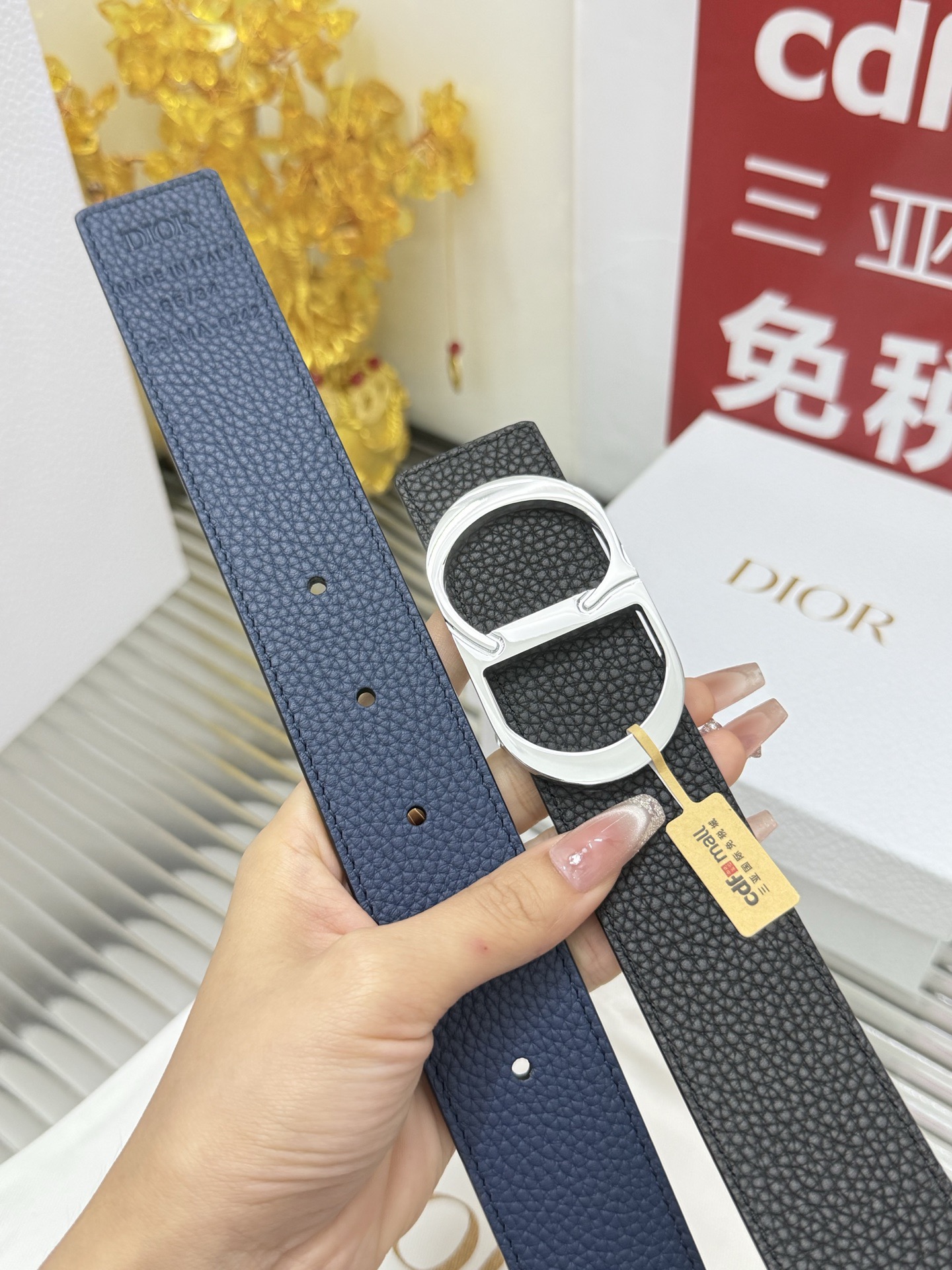 Dior 宽度：𝟑 𝟱𝗰𝗺 迪奥Dior « 配全套 原包装 » 系列 双面可使用黑+蓝 进口小牛皮荔枝纹+精品纯铜五金扣