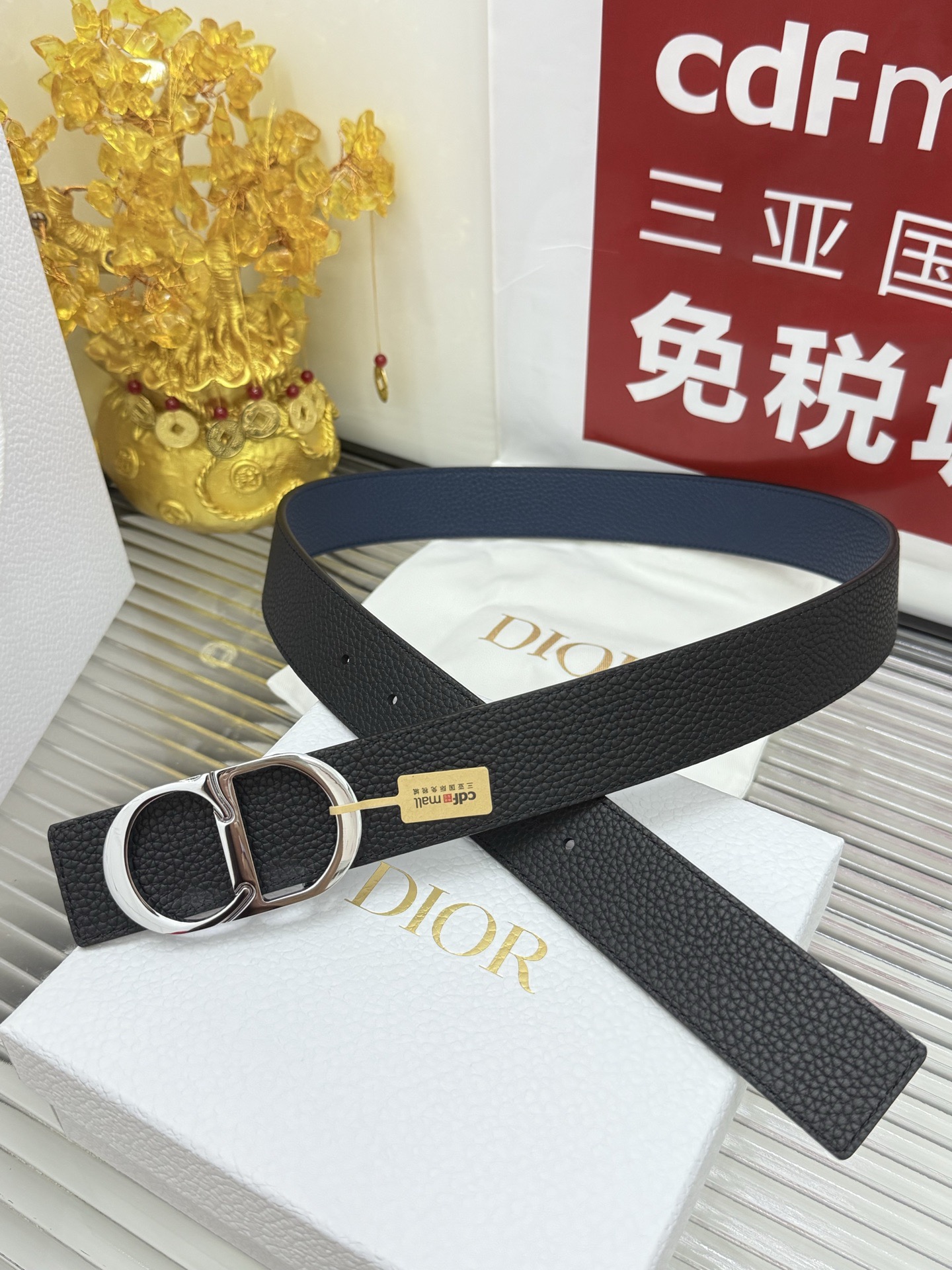 Dior 宽度：𝟑 𝟱𝗰𝗺 迪奥Dior « 配全套 原包装 » 系列 双面可使用黑+蓝 进口小牛皮荔枝纹+精品纯铜五金扣