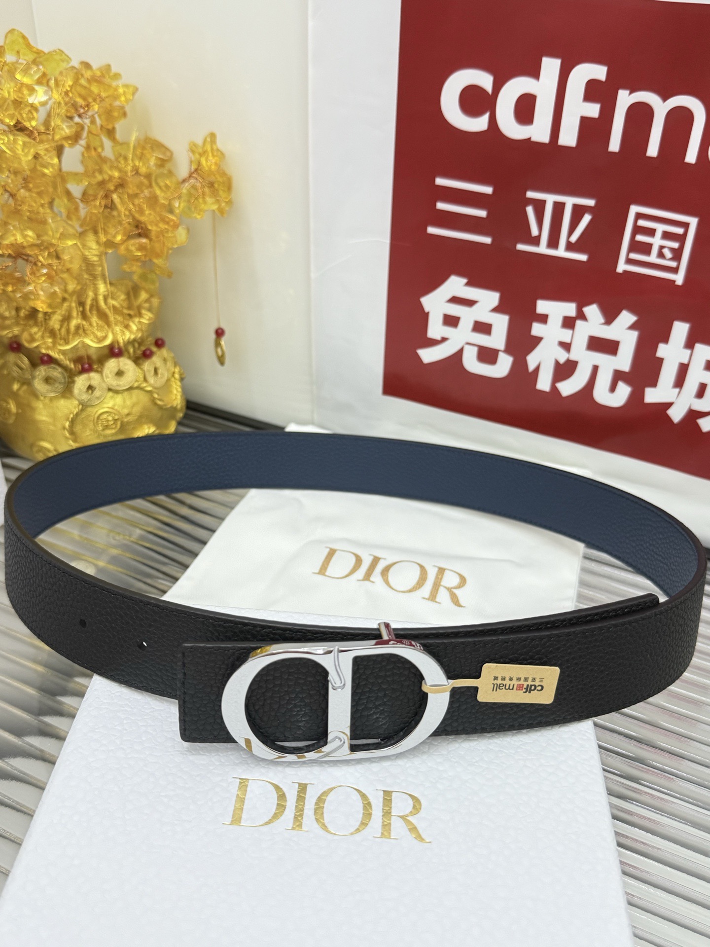 Dior 宽度：𝟑 𝟱𝗰𝗺 迪奥Dior « 配全套 原包装 » 系列 双面可使用黑+蓝 进口小牛皮荔枝纹+精品纯铜五金扣