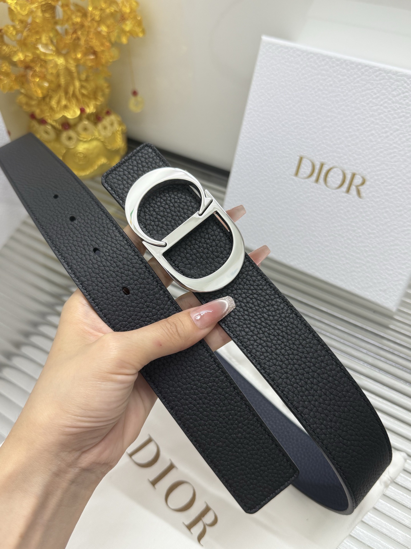 Dior 宽度：𝟑 𝟱𝗰𝗺 迪奥Dior « 配全套 原包装 » 系列 双面可使用 进口小牛皮荔枝纹+精品纯铜五金扣