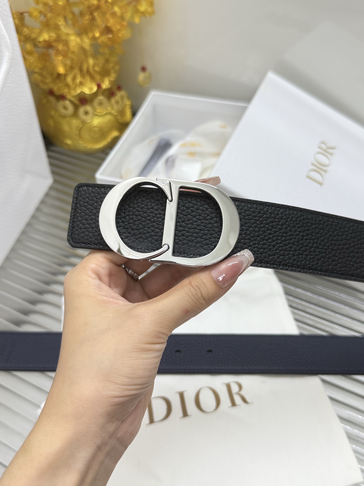 Dior 宽度：𝟑 𝟱𝗰𝗺 迪奥Dior « 配全套 原包装 » 系列 双面可使用 进口小牛皮荔枝纹+精品纯铜五金扣