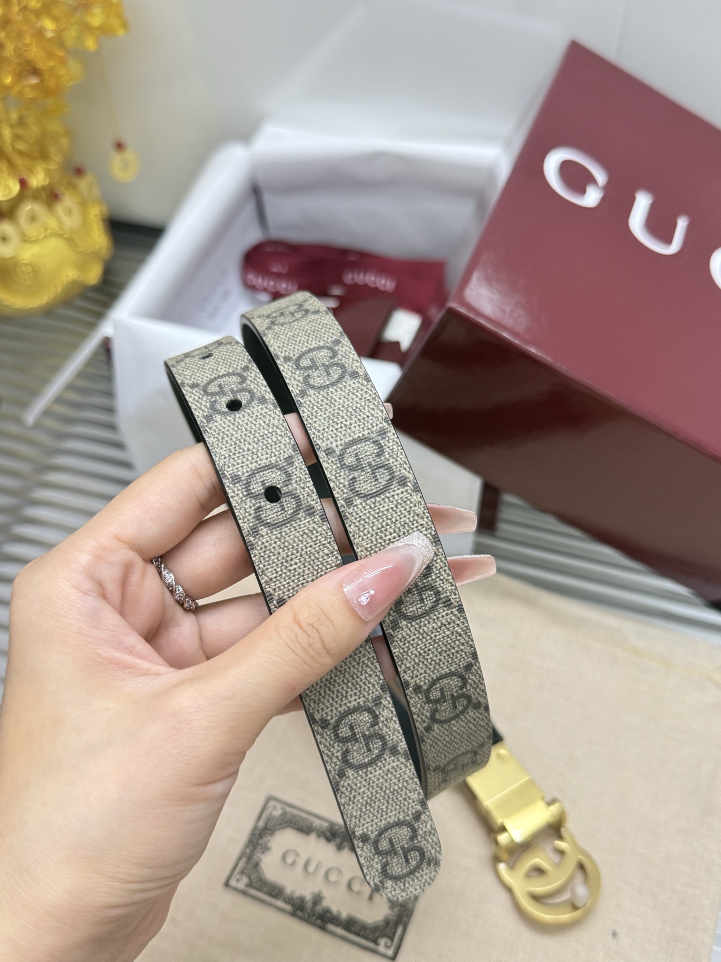 Gucci 宽度：𝟮 𝟬𝗰𝗺 𝐌𝐞𝐧'𝐬 𝐛𝐞𝐥𝐭 古驰 Gucci « 配全套 原包装 » 双面可使用 花纹/平纹黑 进口小牛皮+精品做旧纯铜五金扣