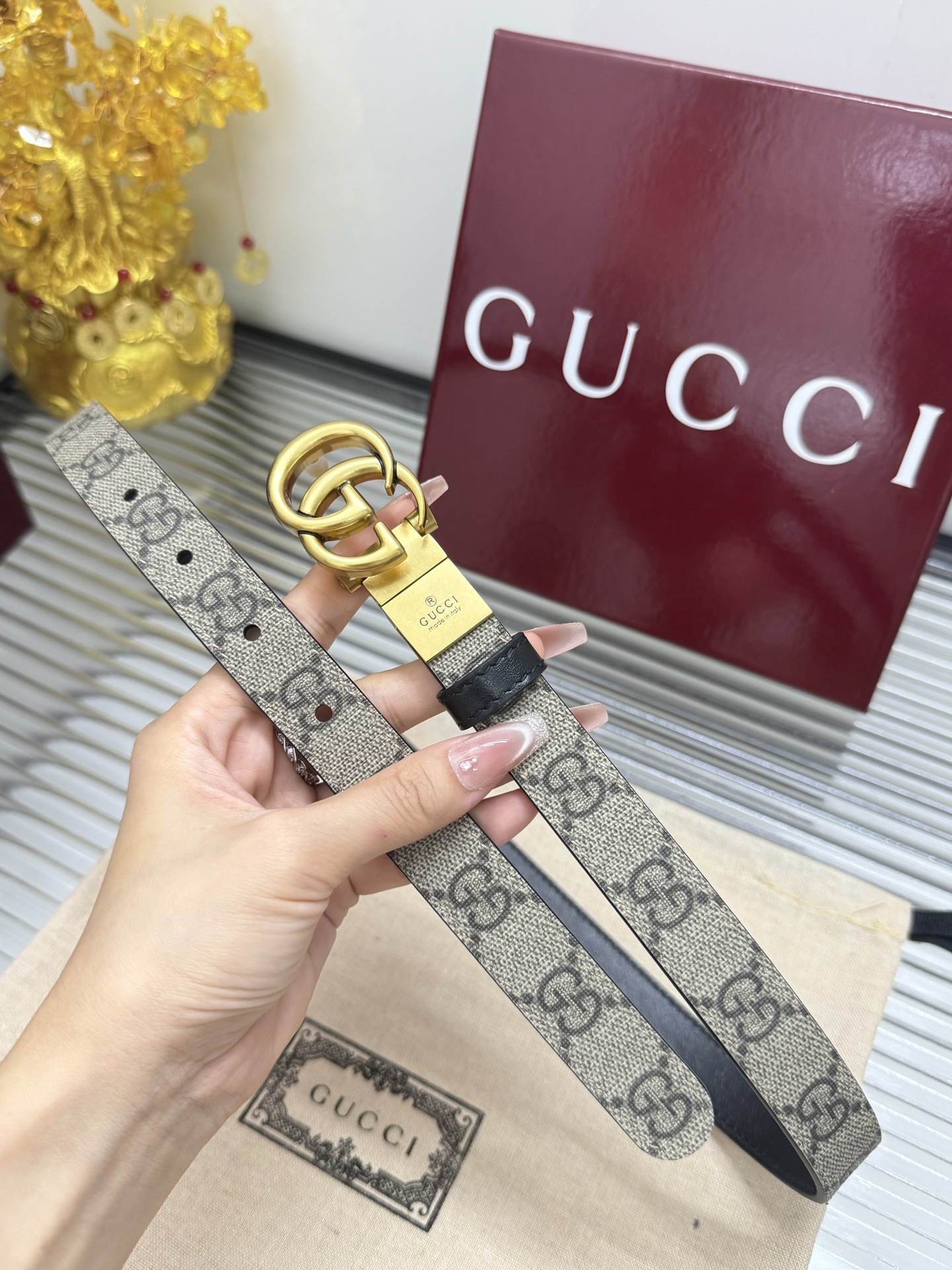 Gucci 宽度：𝟮 𝟬𝗰𝗺 𝐌𝐞𝐧'𝐬 𝐛𝐞𝐥𝐭 古驰 Gucci « 配全套 原包装 » 双面可使用 花纹/平纹黑 进口小牛皮+精品做旧纯铜五金扣