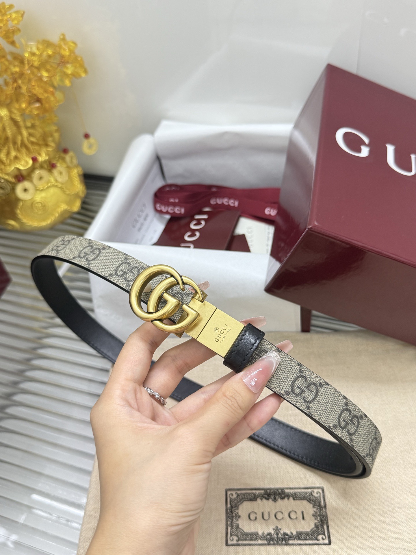 Gucci 宽度：𝟮 𝟬𝗰𝗺 𝐌𝐞𝐧'𝐬 𝐛𝐞𝐥𝐭 古驰 Gucci « 配全套 原包装 » 双面可使用 花纹/平纹黑 进口小牛皮+精品做旧纯铜五金扣