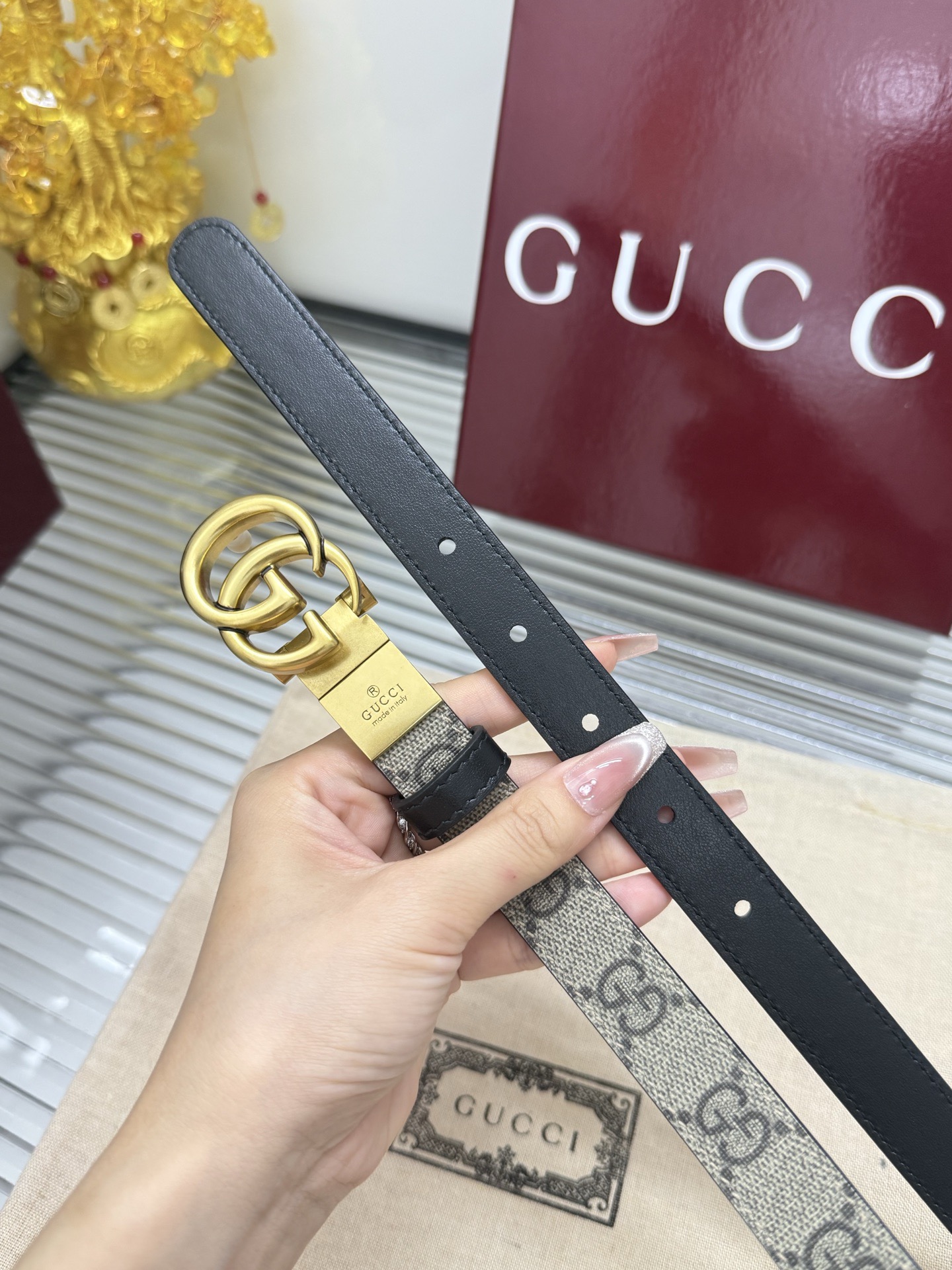 Gucci 宽度：𝟮 𝟬𝗰𝗺 𝐌𝐞𝐧'𝐬 𝐛𝐞𝐥𝐭 古驰 Gucci « 配全套 原包装 » 双面可使用 花纹/平纹黑 进口小牛皮+精品做旧纯铜五金扣