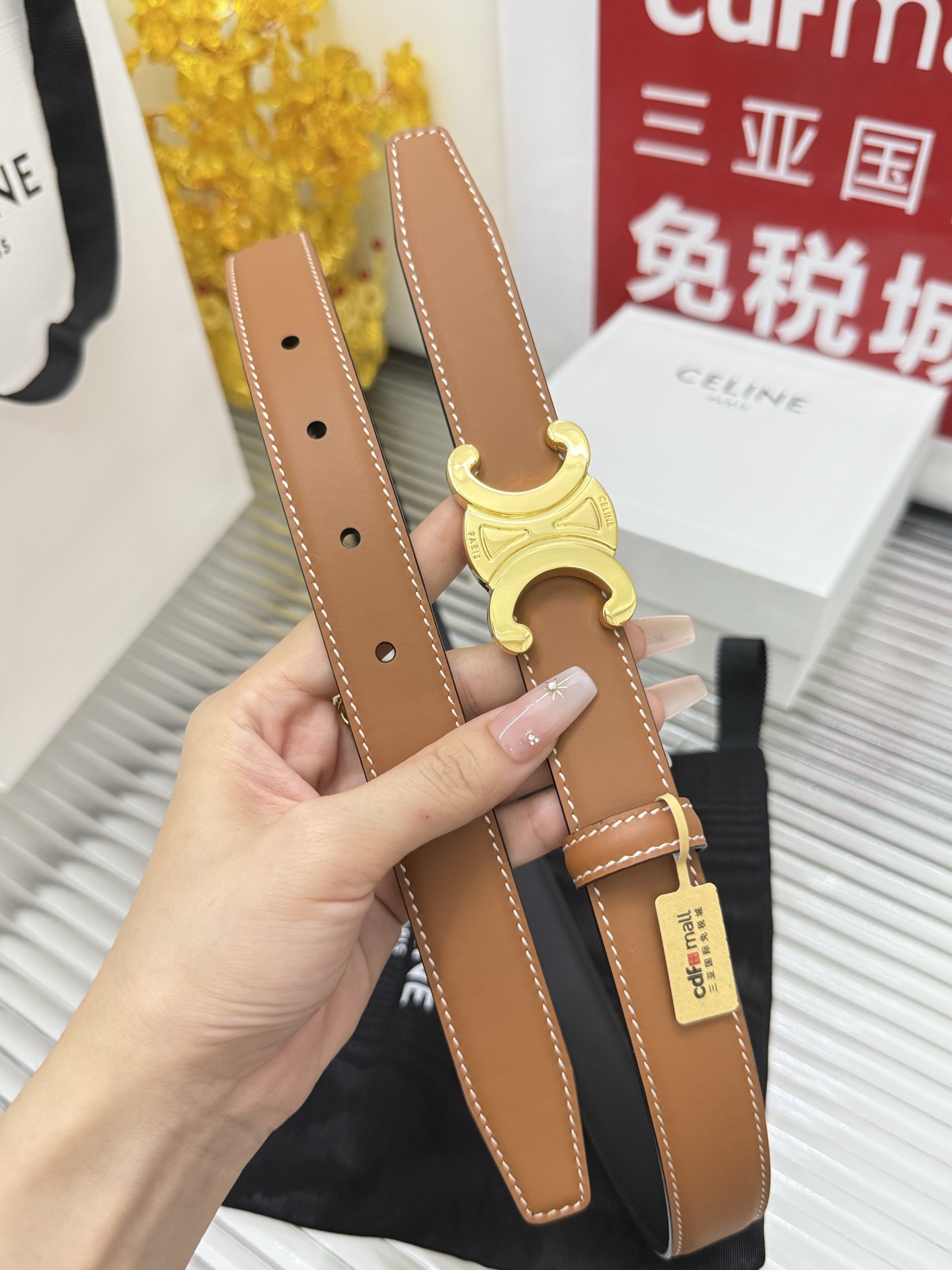Celine 新款⬆ 宽度：𝟮 𝟱𝗰𝗺 赛琳 CELINE « 配全套 原包装 » 挂扣系列双面可用 做旧精品纯铜鎏金+ 小牛皮 代购正货级 · 精细完美走线 细节 工整 高品质质量