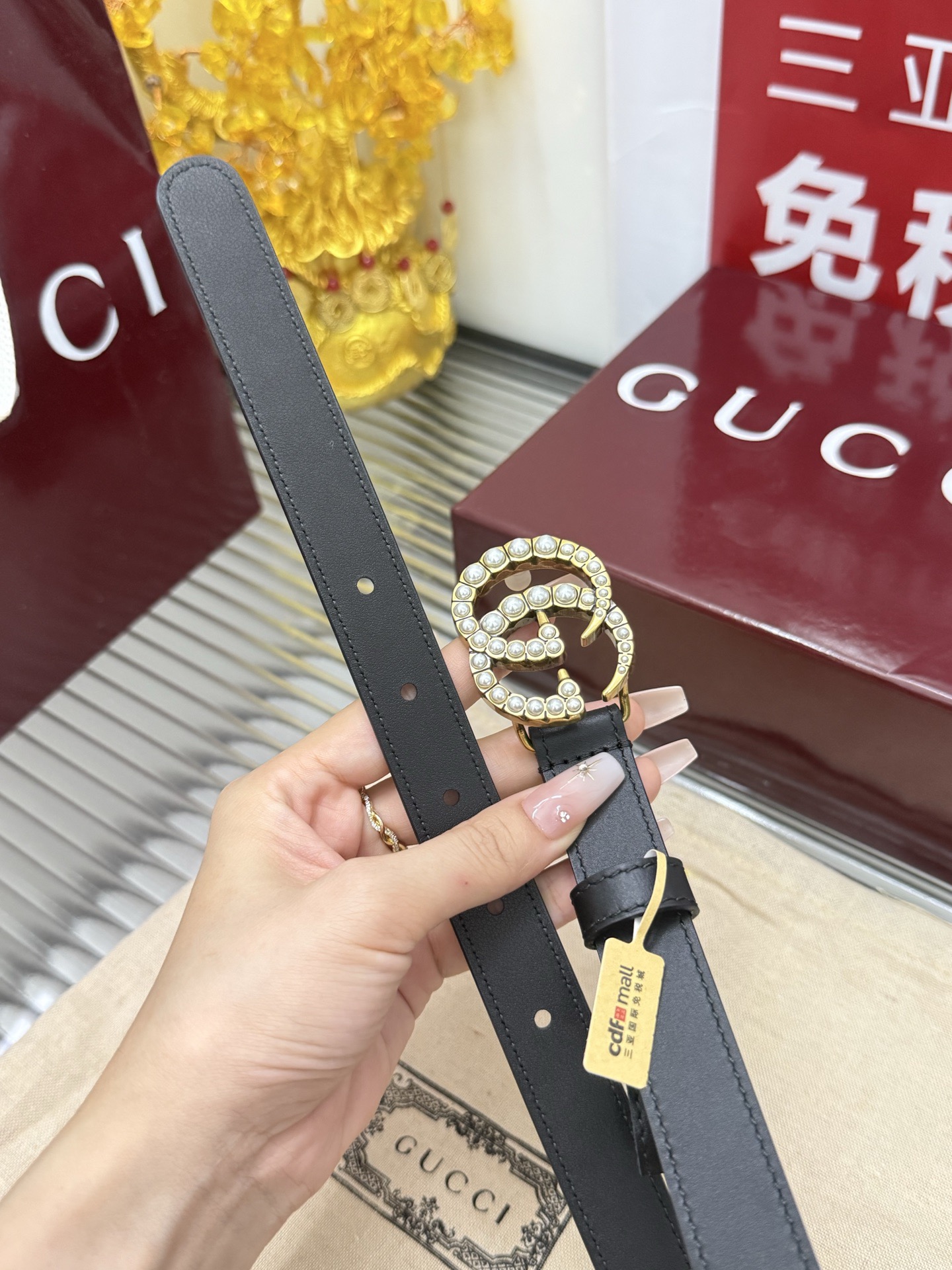 Gucci 宽度：𝟮 𝟬𝗰𝗺 古驰 Gucci « 配全套 原包装 » 小牛皮+精品纯铜镶珠牢固不掉 代购正货级 · 精细完美走线 细节 工整 高品质质量