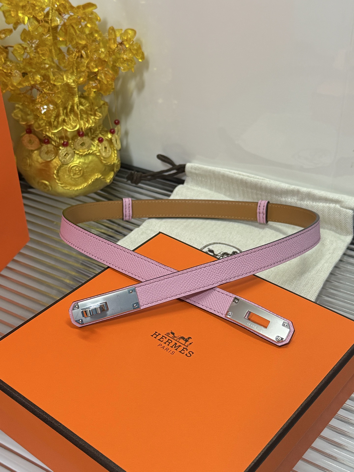 Hermès 宽度： 𝟭 𝟴𝗰𝗺 爱马仕 Hermès « 配全套 原包装 » 款 色Kelly女款伸缩款·一个码 进口𝐓𝐎𝐆𝐎小牛皮+精品纯铜五金扣 正版五金专用膜